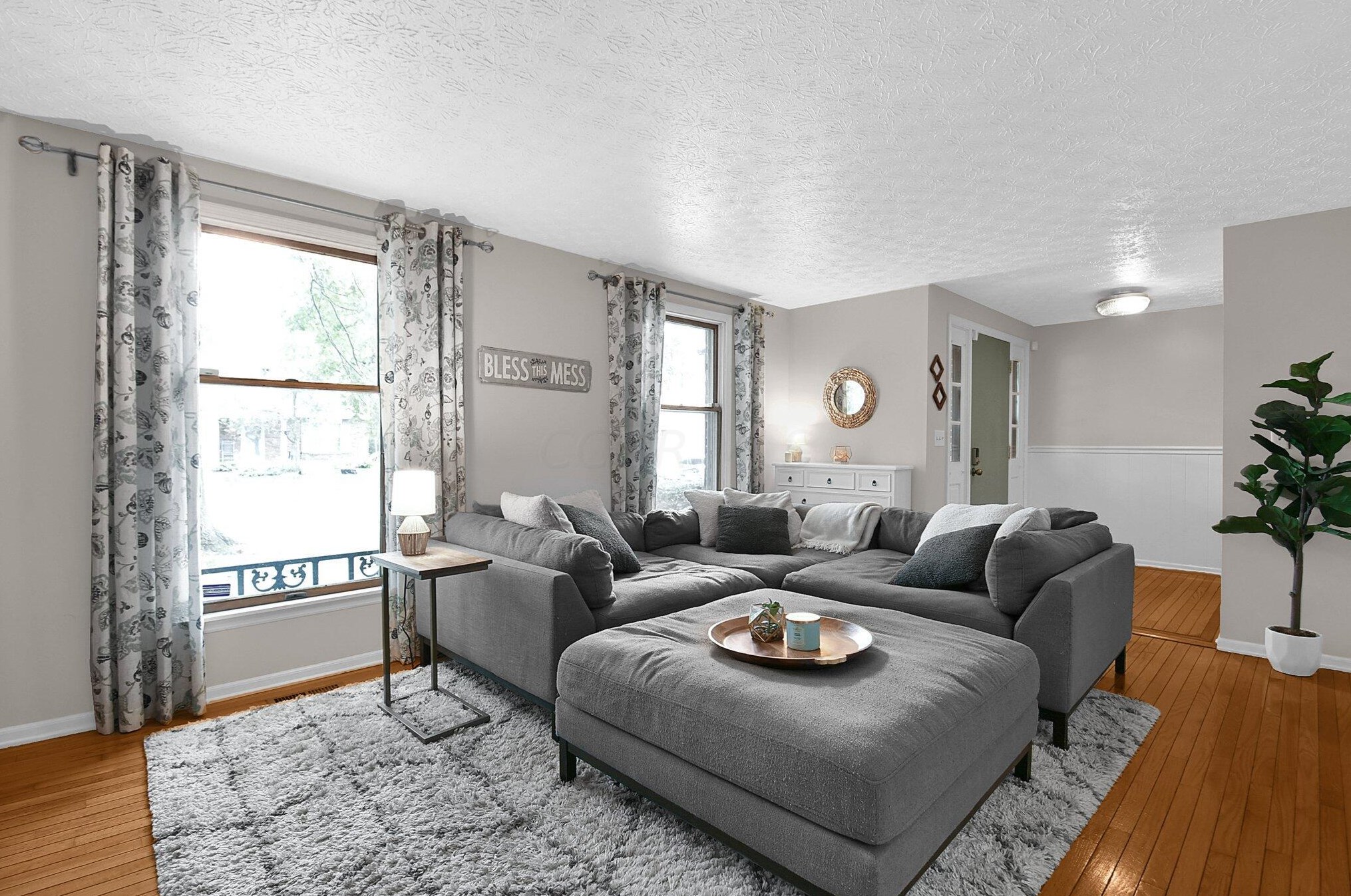 3884 Quail Holw Dr, Columbus OH 43228-9683 exterior