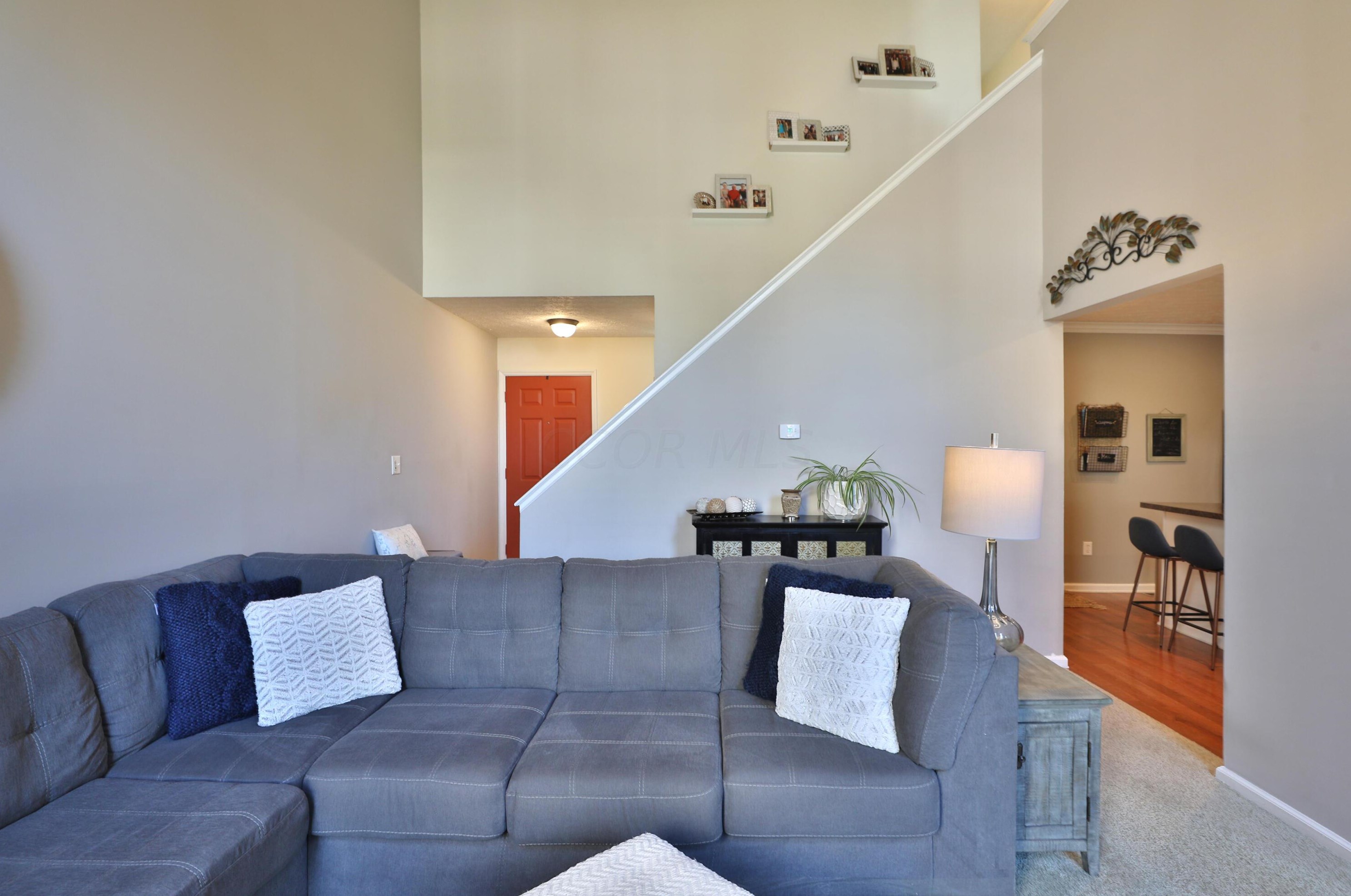 3387 Fishinger Mill Dr, Hilliard OH 43026-9306 exterior