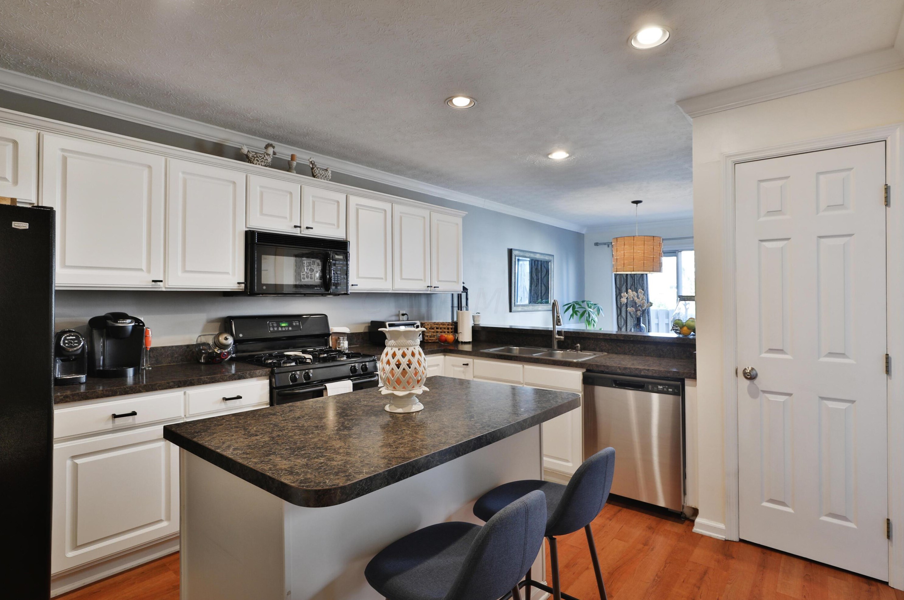 3387 Fishinger Mill Dr, Hilliard OH 43026-9306 exterior