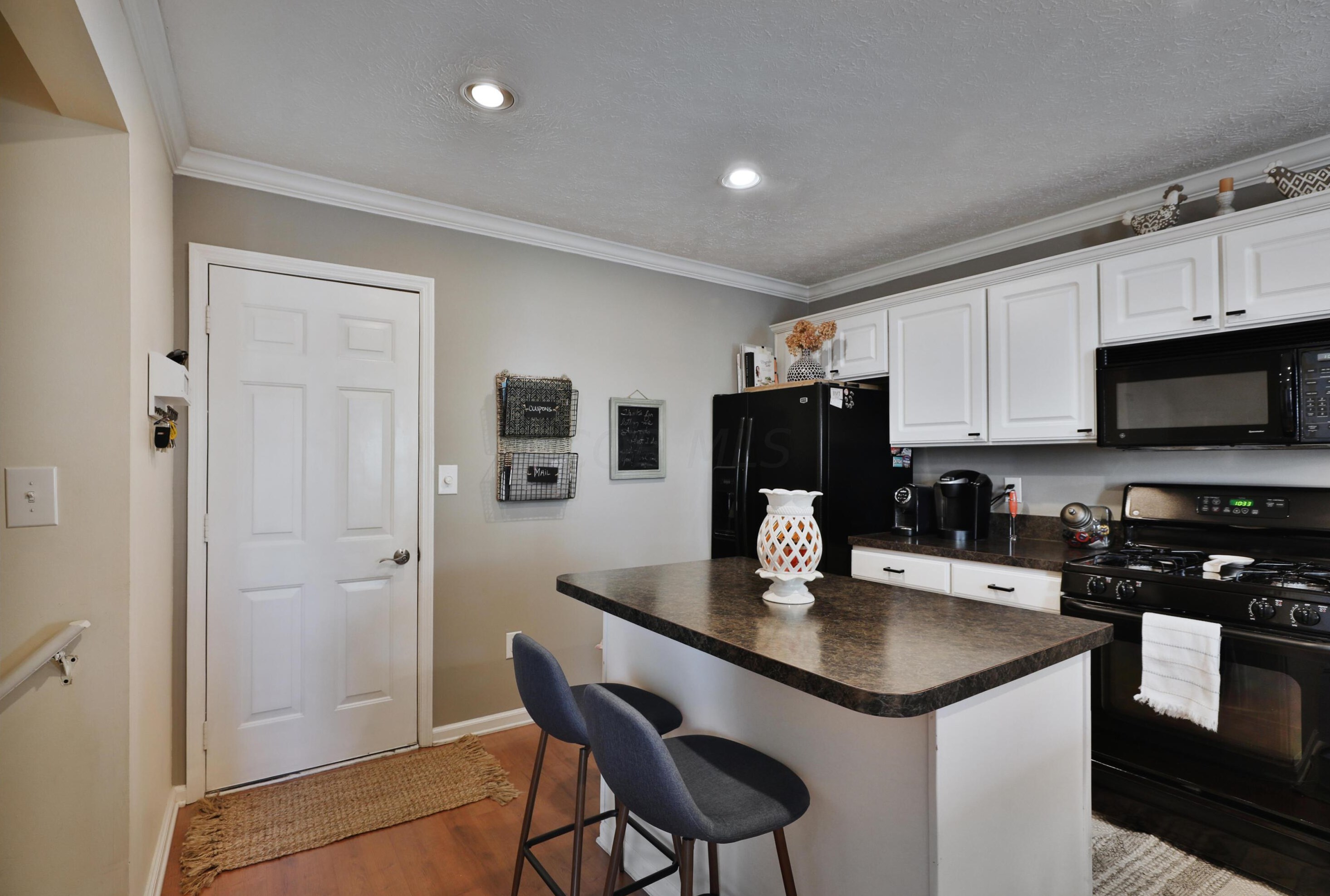 3387 Fishinger Mill Dr, Hilliard OH 43026-9306 exterior