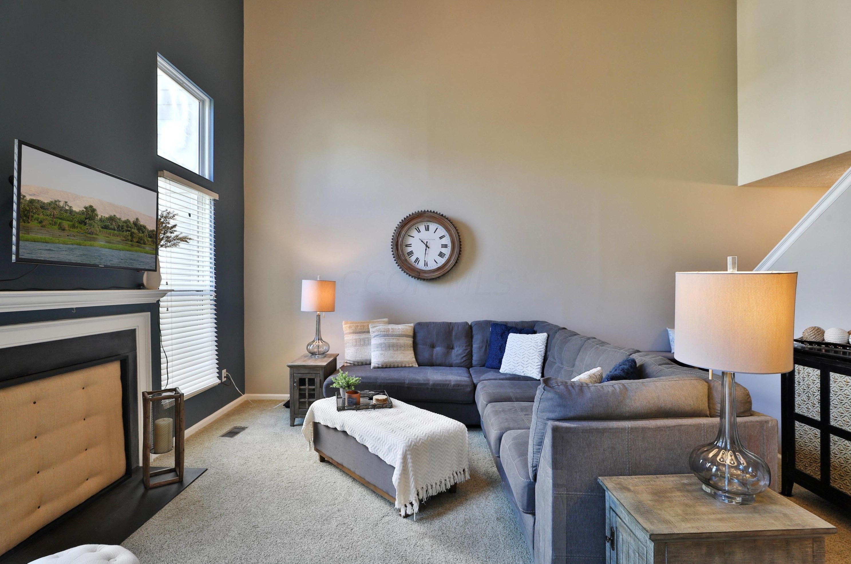 3387 Fishinger Mill Dr, Hilliard OH 43026-9306 exterior