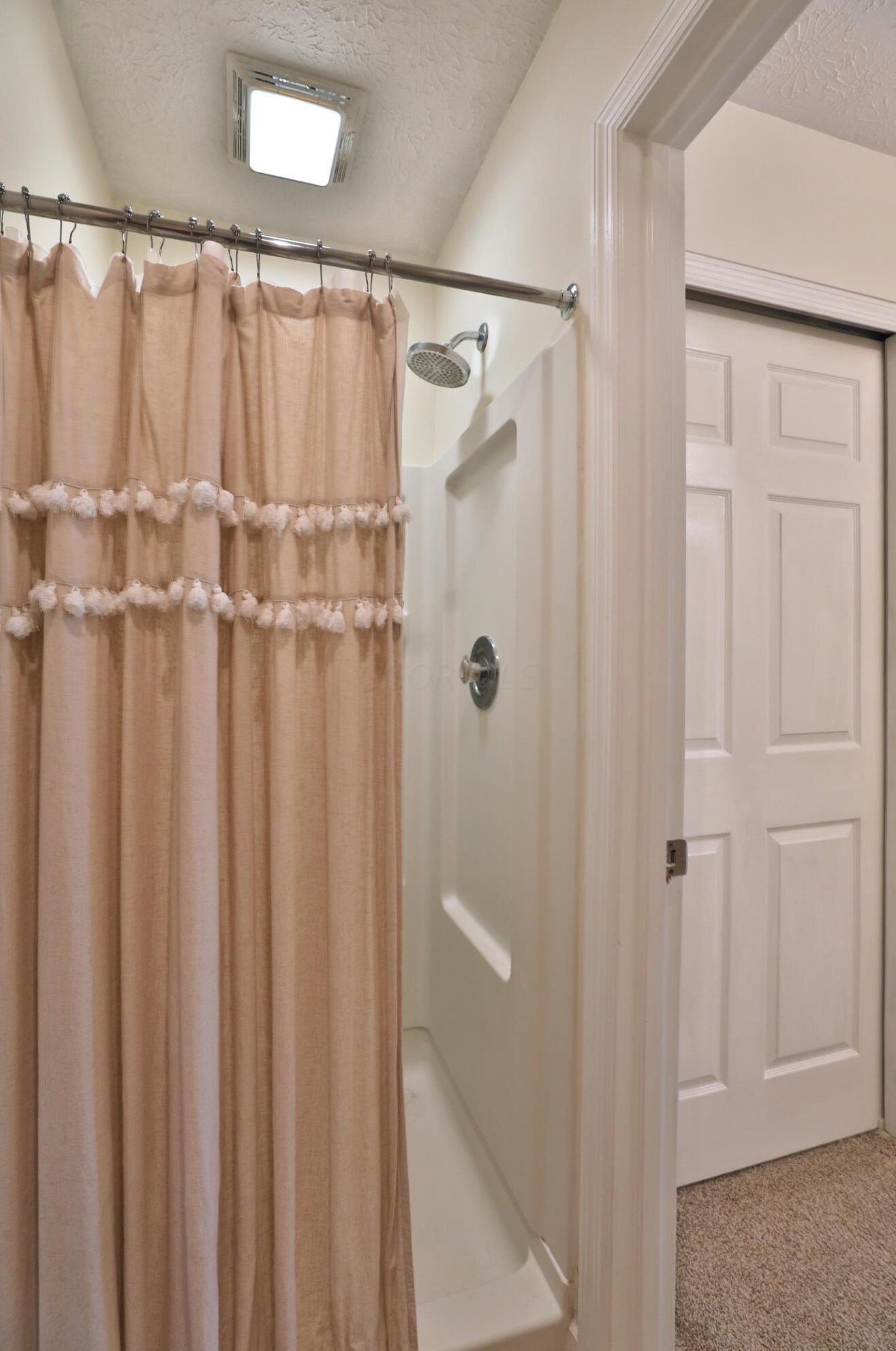 3387 Fishinger Mill Dr, Hilliard OH 43026-9306 exterior