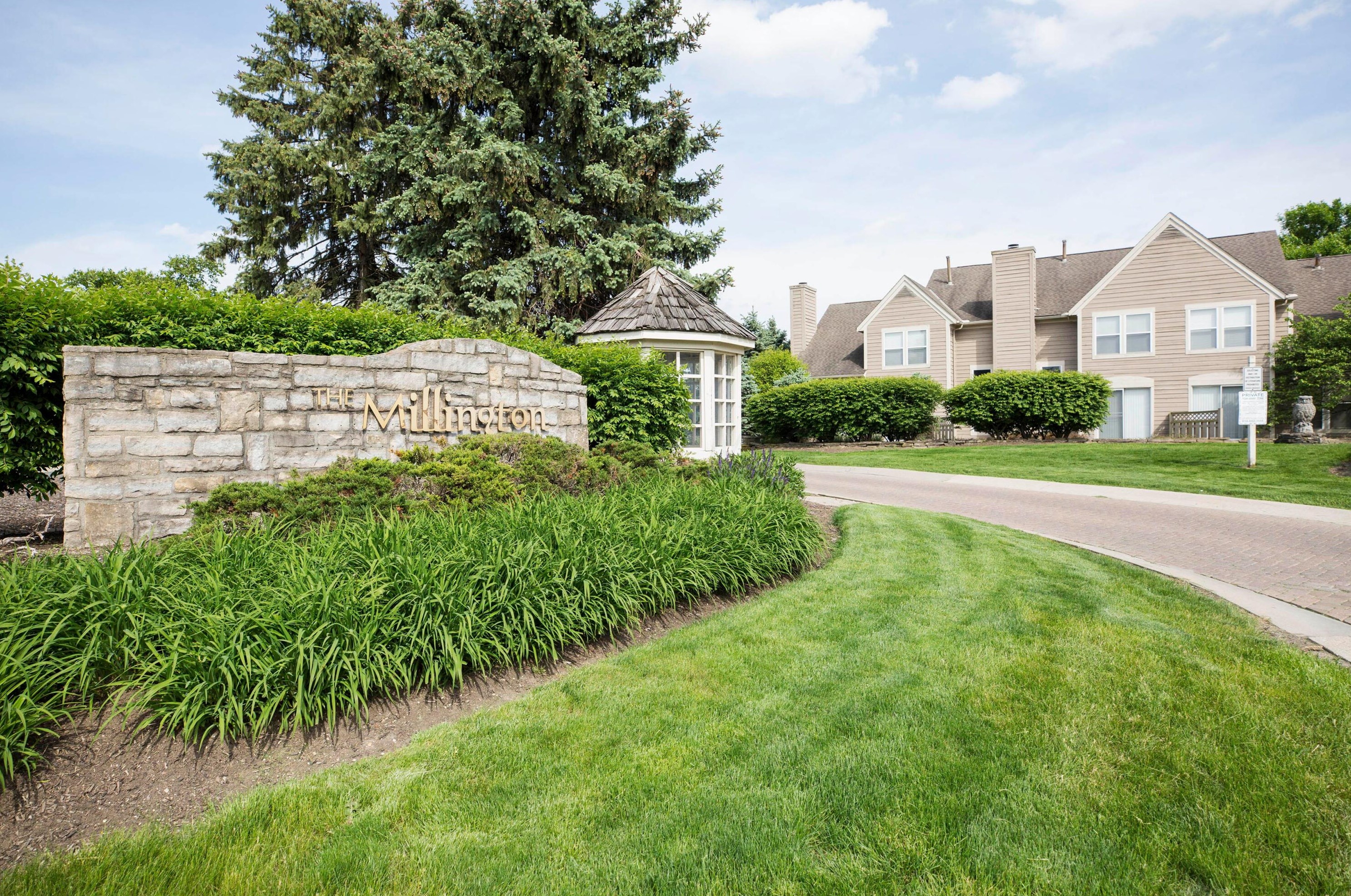 3387 Fishinger Mill Dr, Hilliard OH 43026-9306 exterior