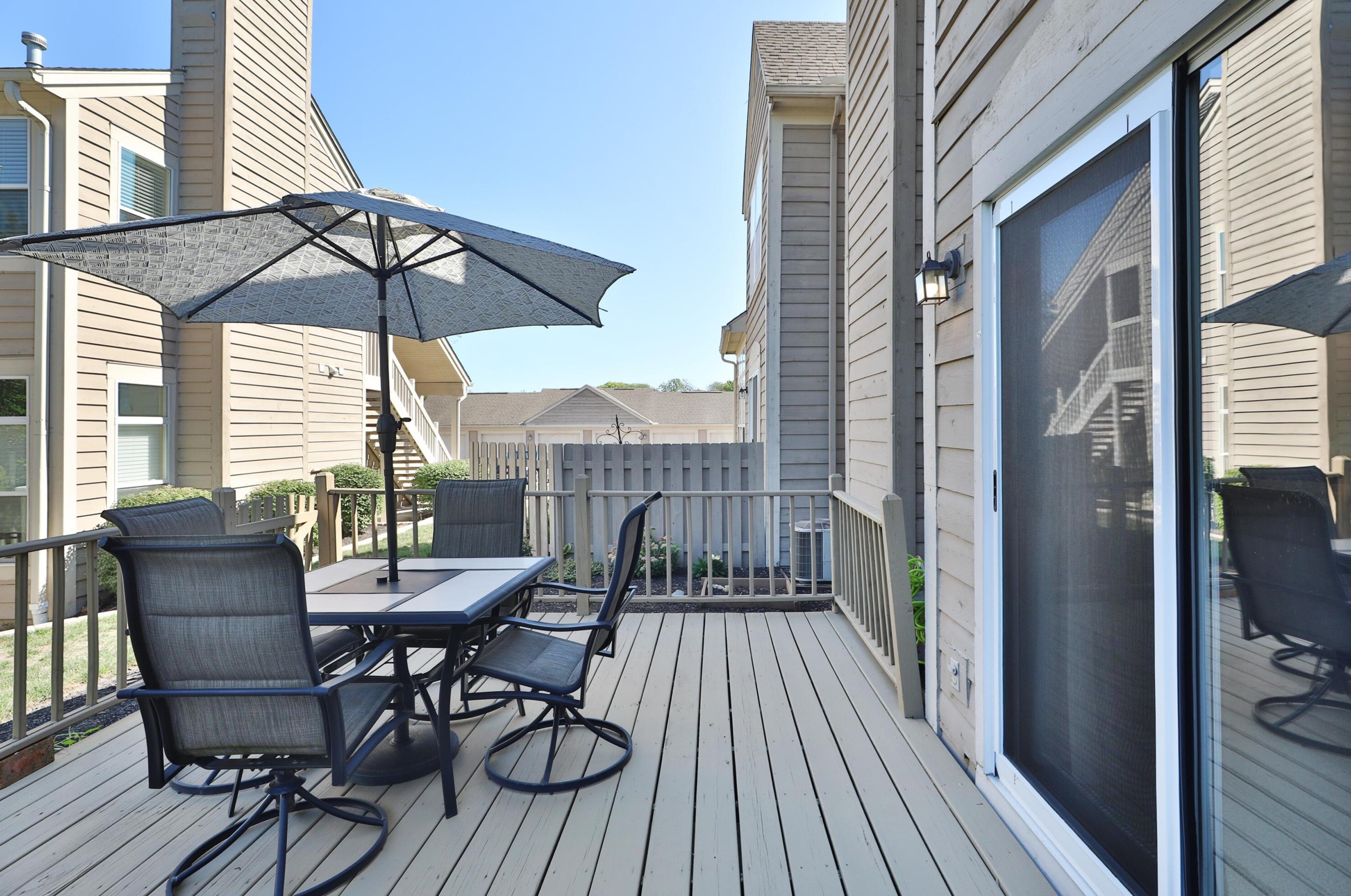 3387 Fishinger Mill Dr, Hilliard OH 43026-9306 exterior