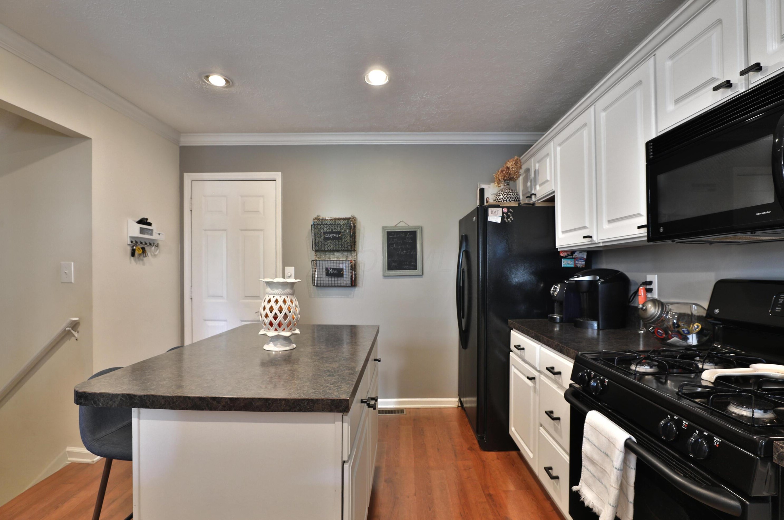 3387 Fishinger Mill Dr, Hilliard OH 43026-9306 exterior