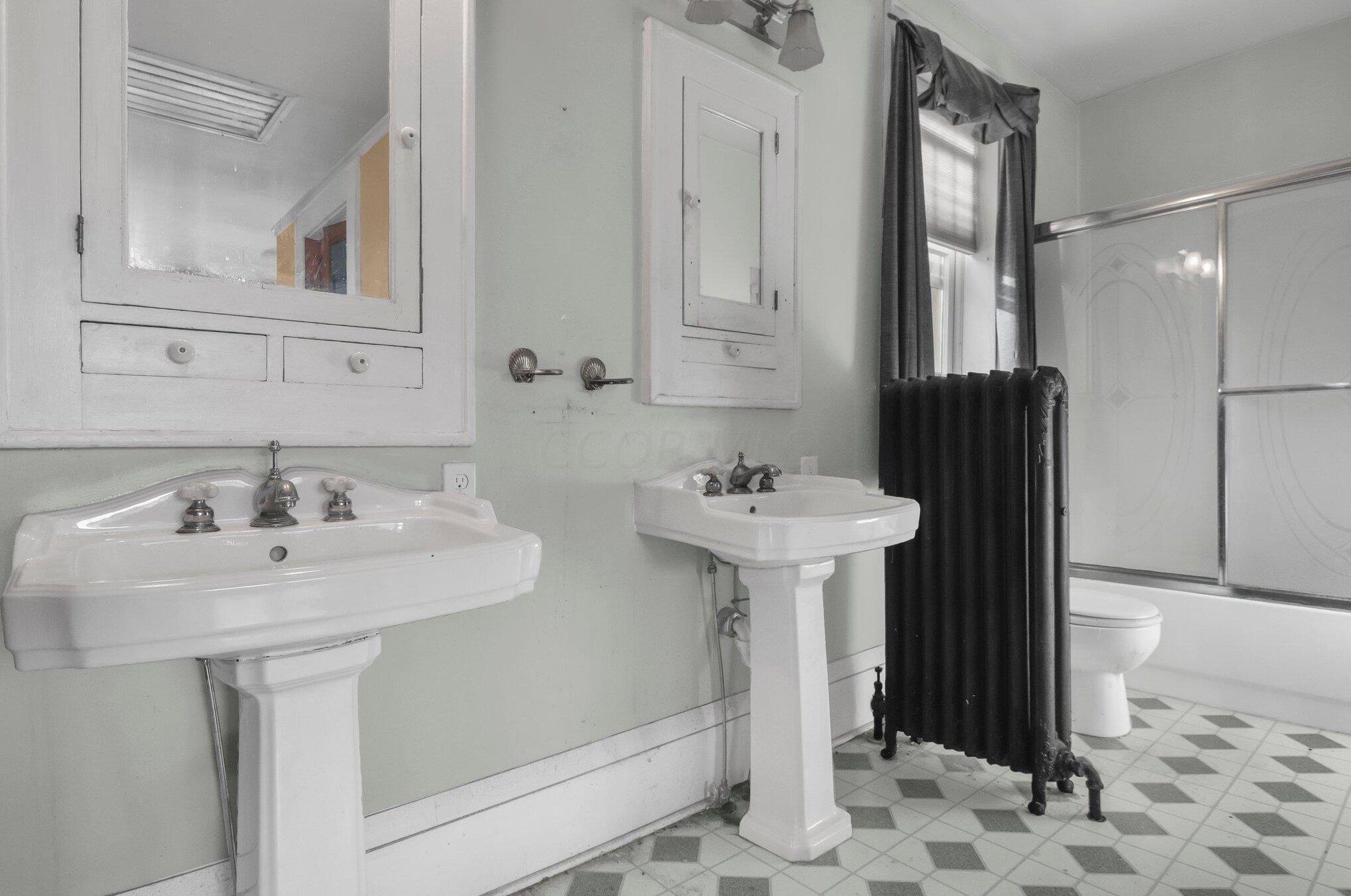 865 Franklin Ave, Columbus OH 43205-1138 exterior