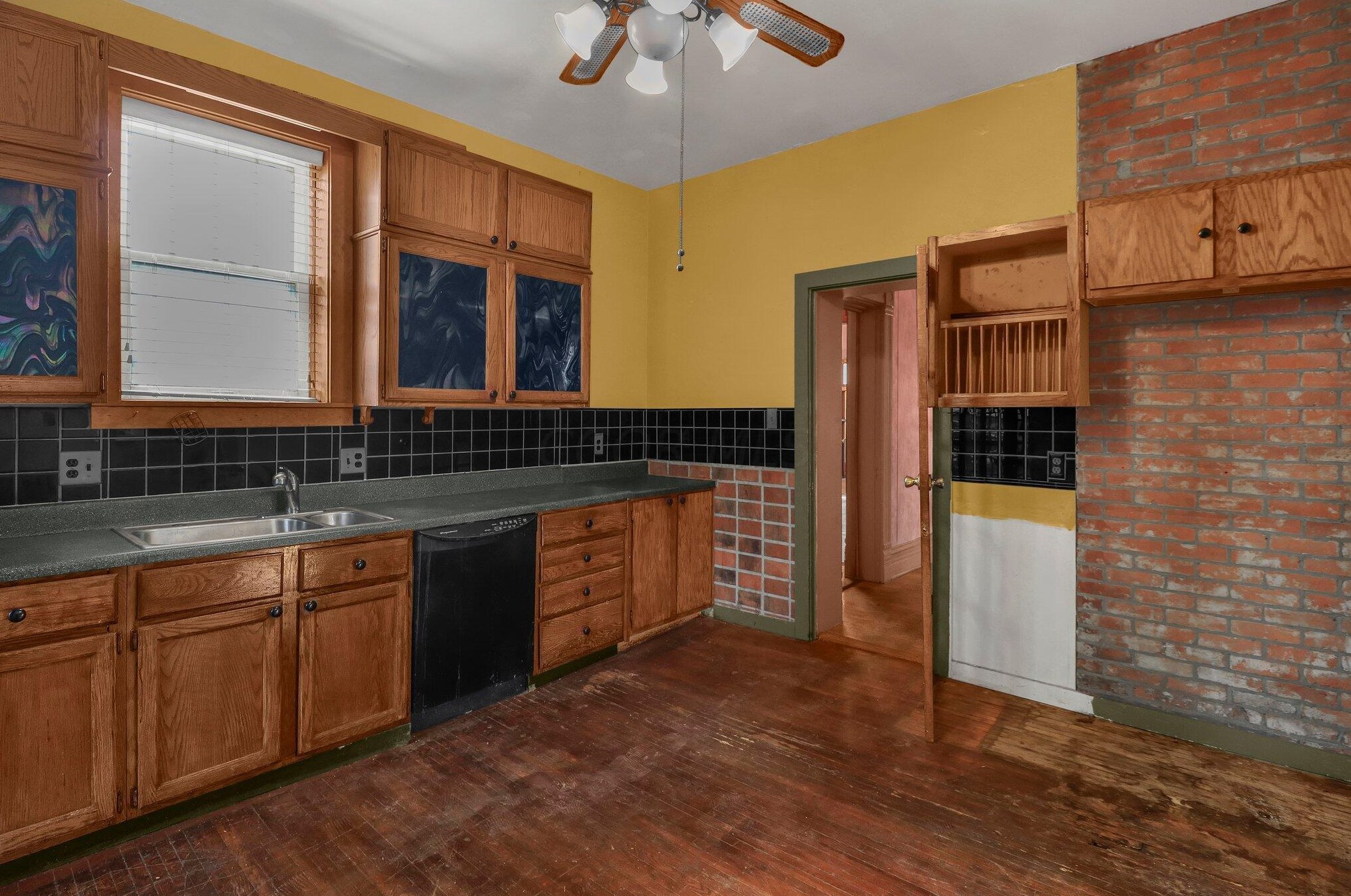 865 Franklin Ave, Columbus OH 43205-1138 exterior