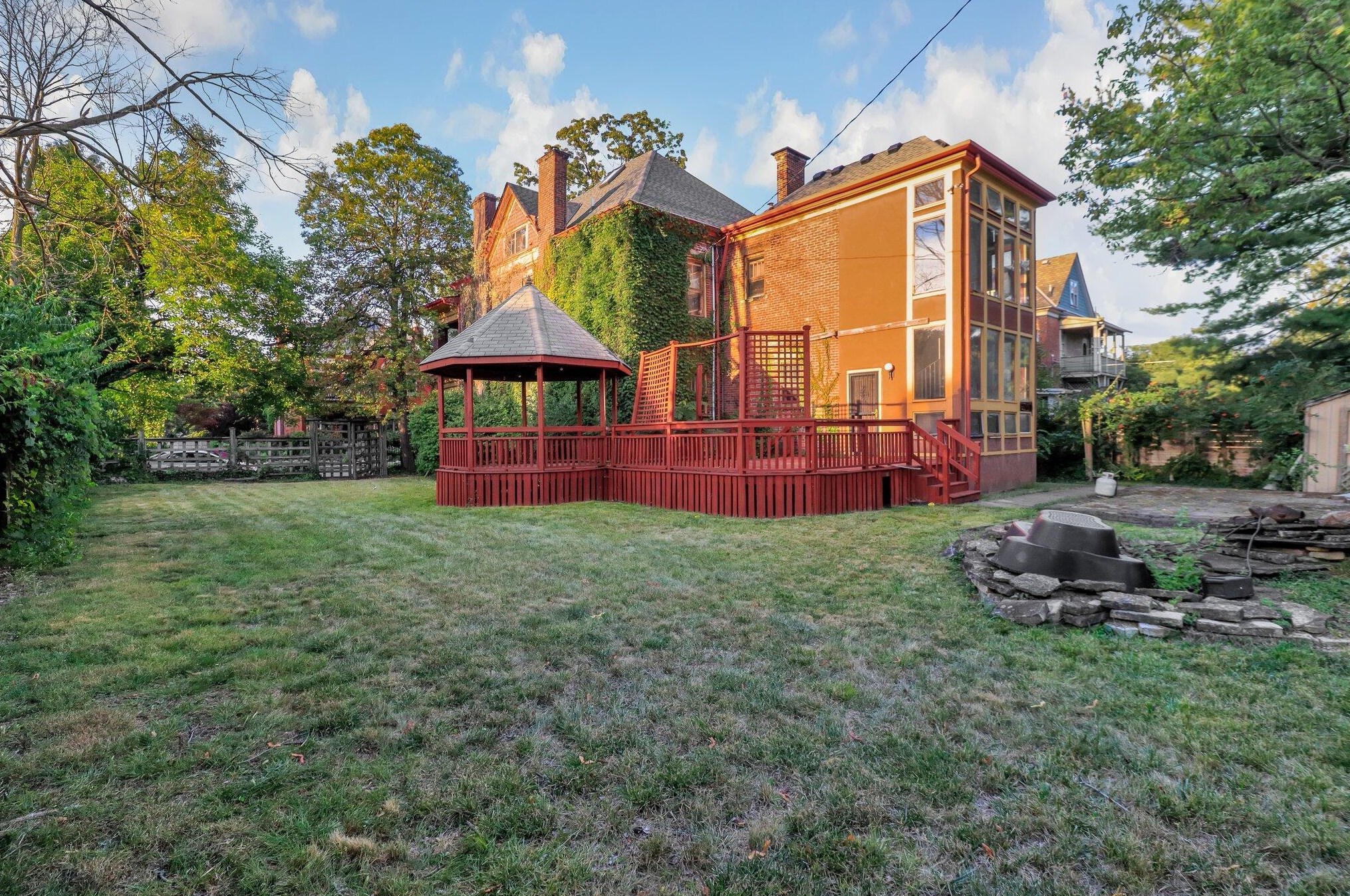 865 Franklin Ave, Columbus OH 43205-1138 exterior