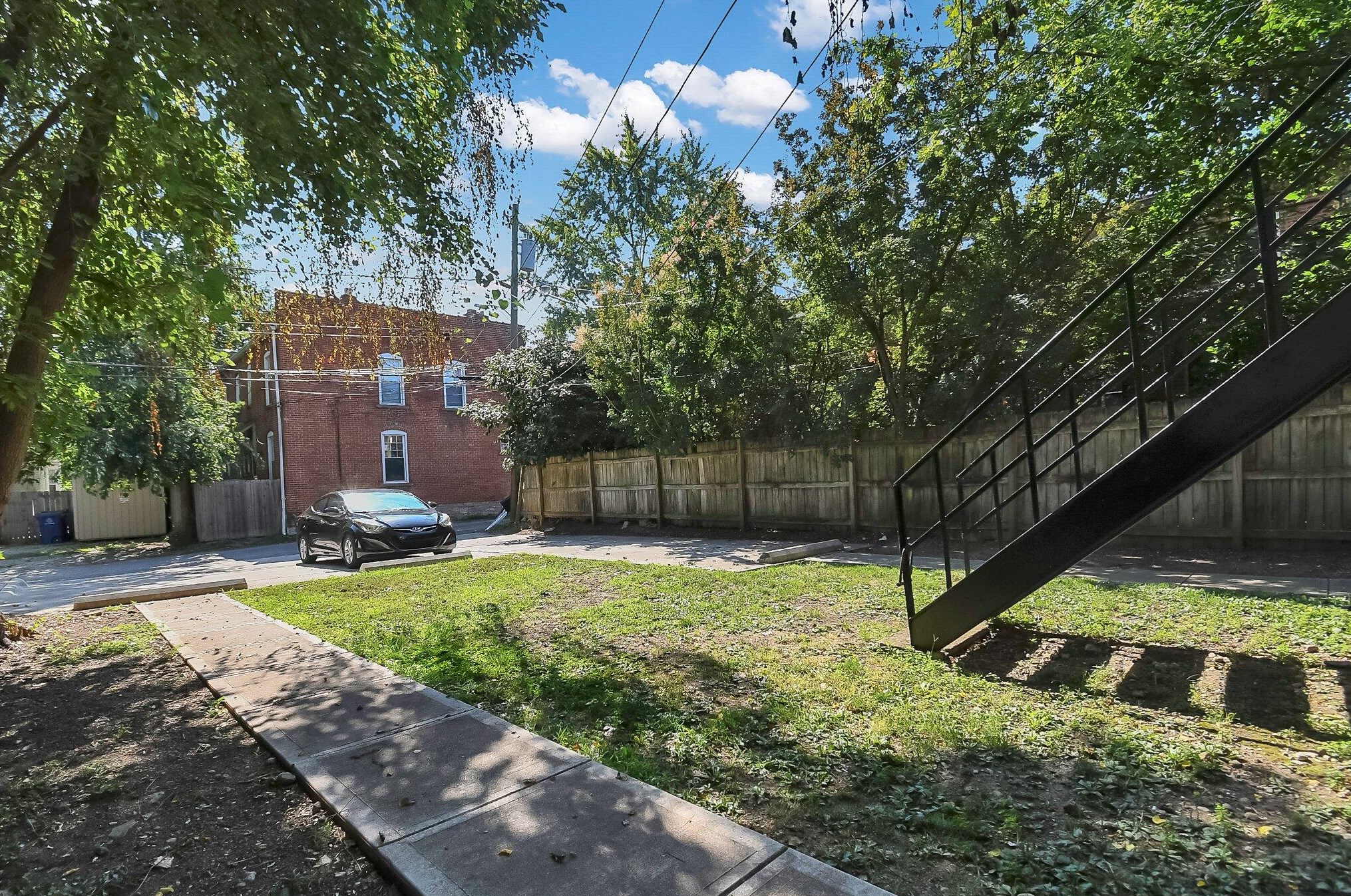 1508 Summit St, Columbus OH  43201-2123 exterior