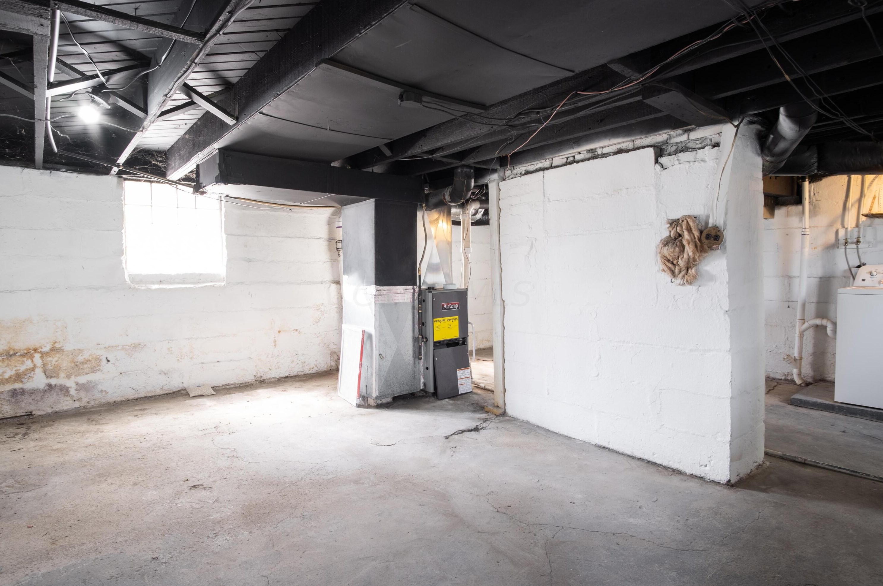 1521 Hamlet St, Columbus OH 43201-3537 exterior