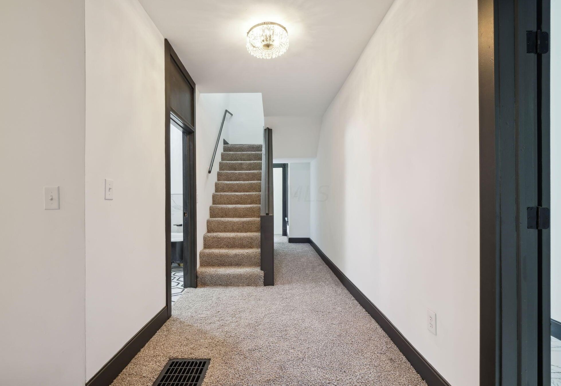 914 Franklin Ave, Columbus OH 43205-1240 exterior