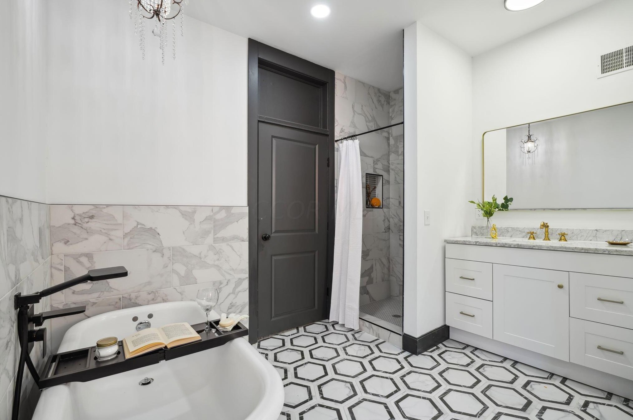 914 Franklin Ave, Columbus OH 43205-1240 exterior