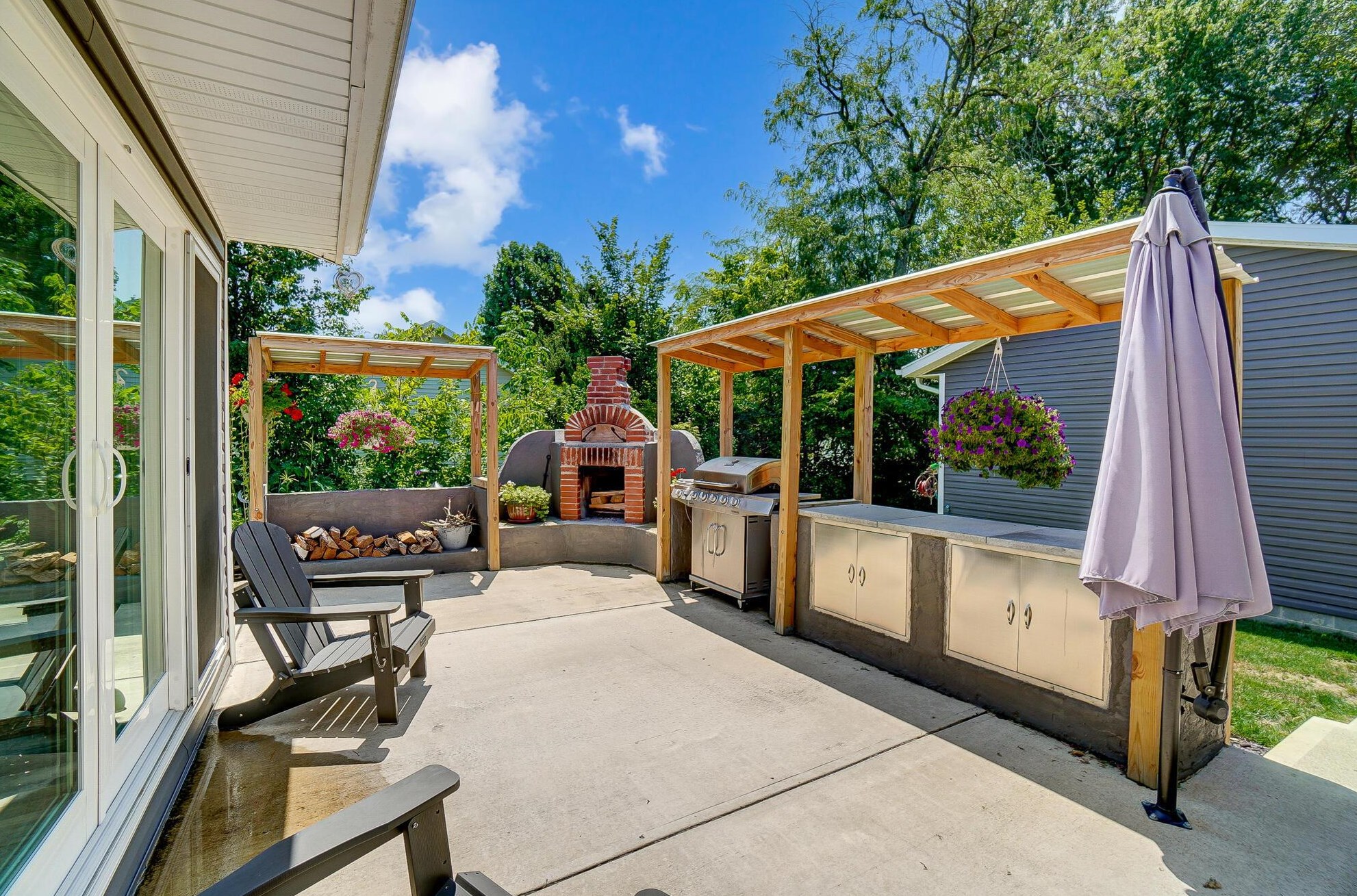 687 Shrine Rd, Springfield OH  45504-3955 exterior