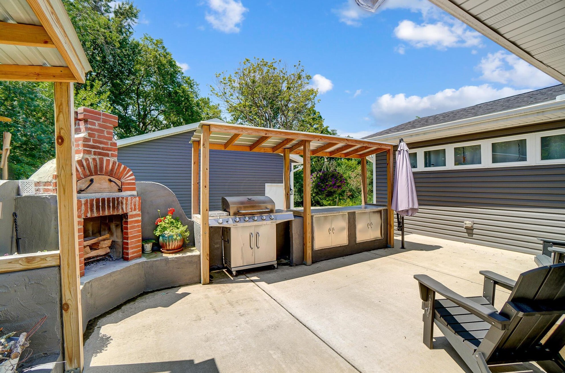 687 Shrine Rd, Springfield OH  45504-3955 exterior