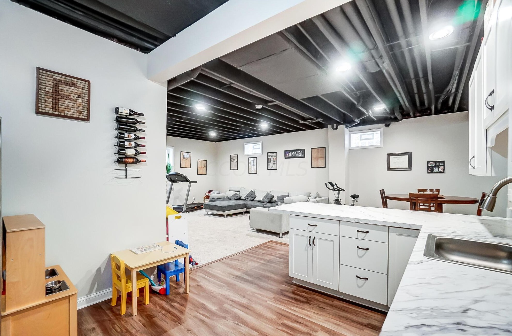 687 Shrine Rd, Springfield OH  45504-3955 exterior