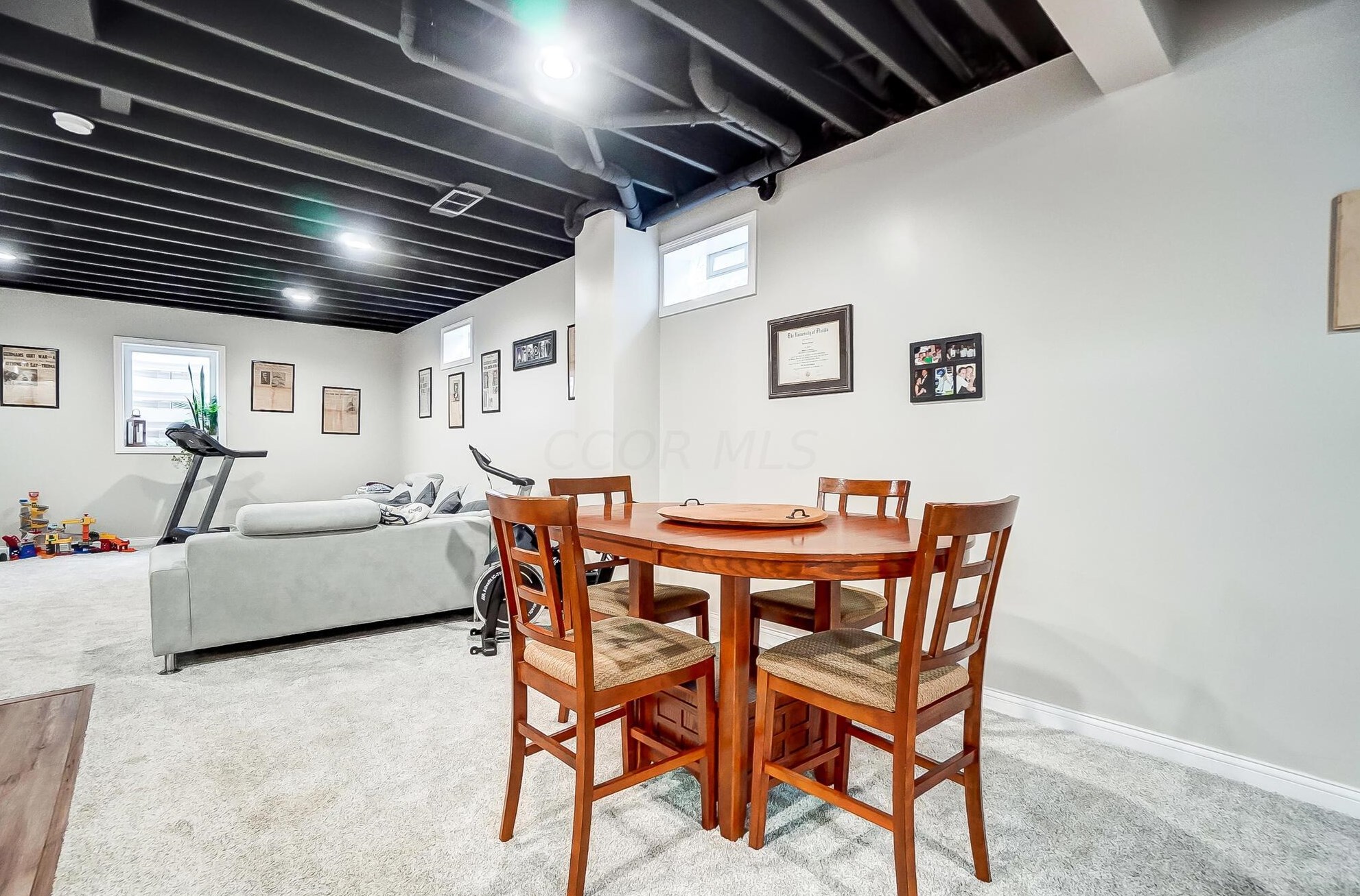 687 Shrine Rd, Springfield OH  45504-3955 exterior