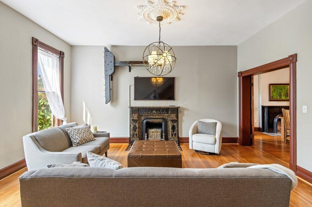 178 1st Ave, Columbus OH 43201-3490 exterior