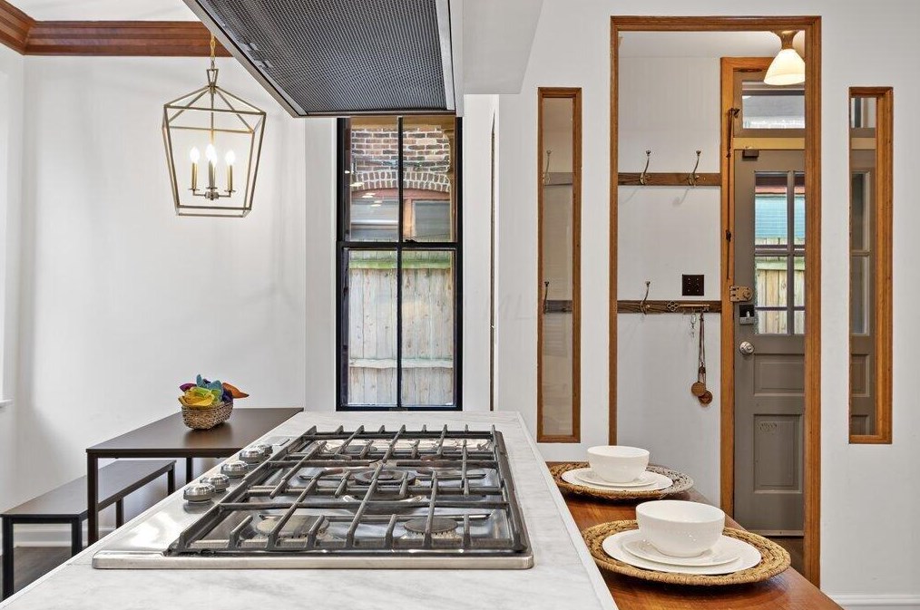 178 1st Ave, Columbus OH 43201-3490 exterior