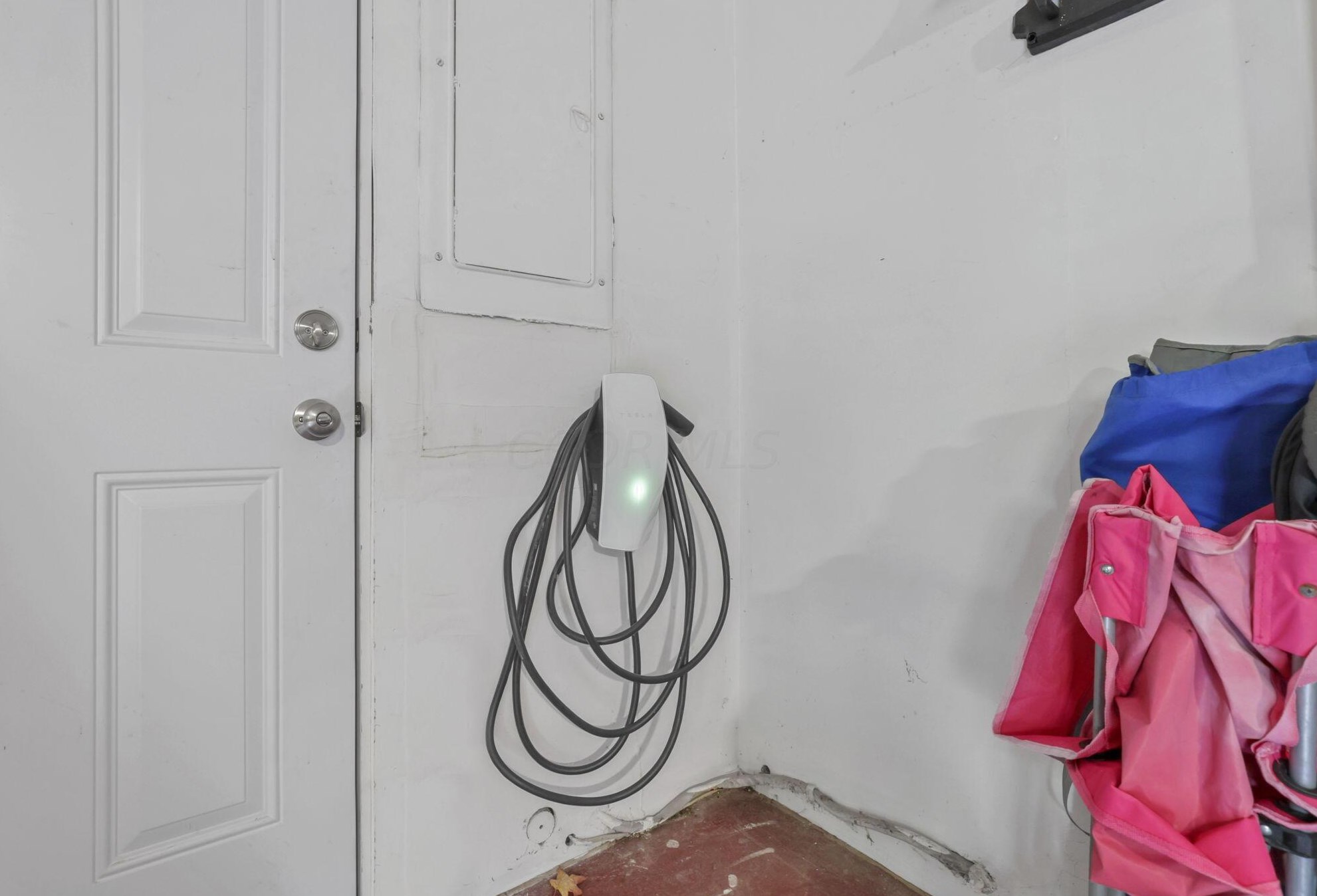 1771 Fishinger Rd, Columbus OH 43221-1351 exterior