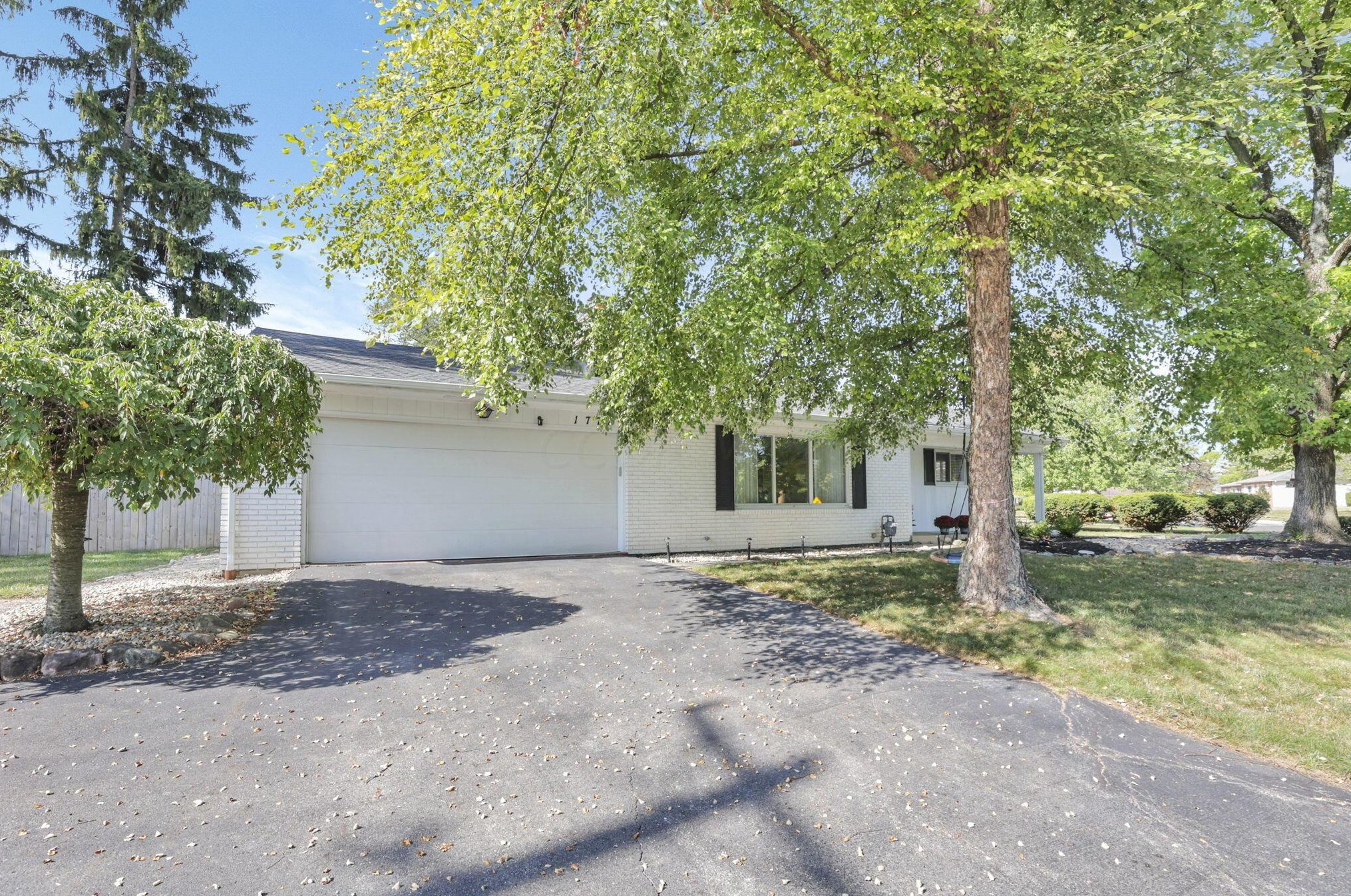 1771 Fishinger Rd, Columbus OH 43221-1351 exterior