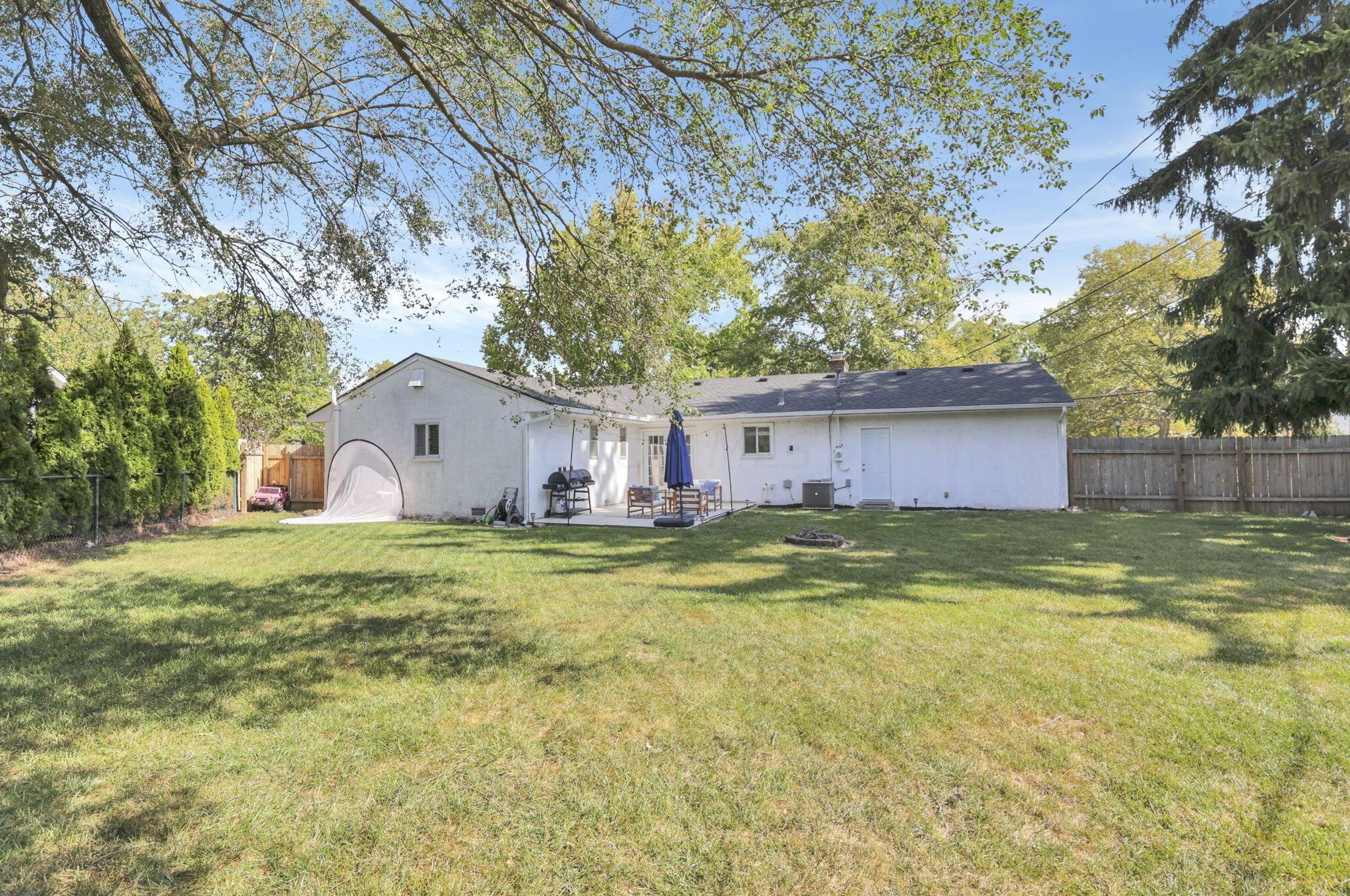 1771 Fishinger Rd, Columbus OH 43221-1351 exterior