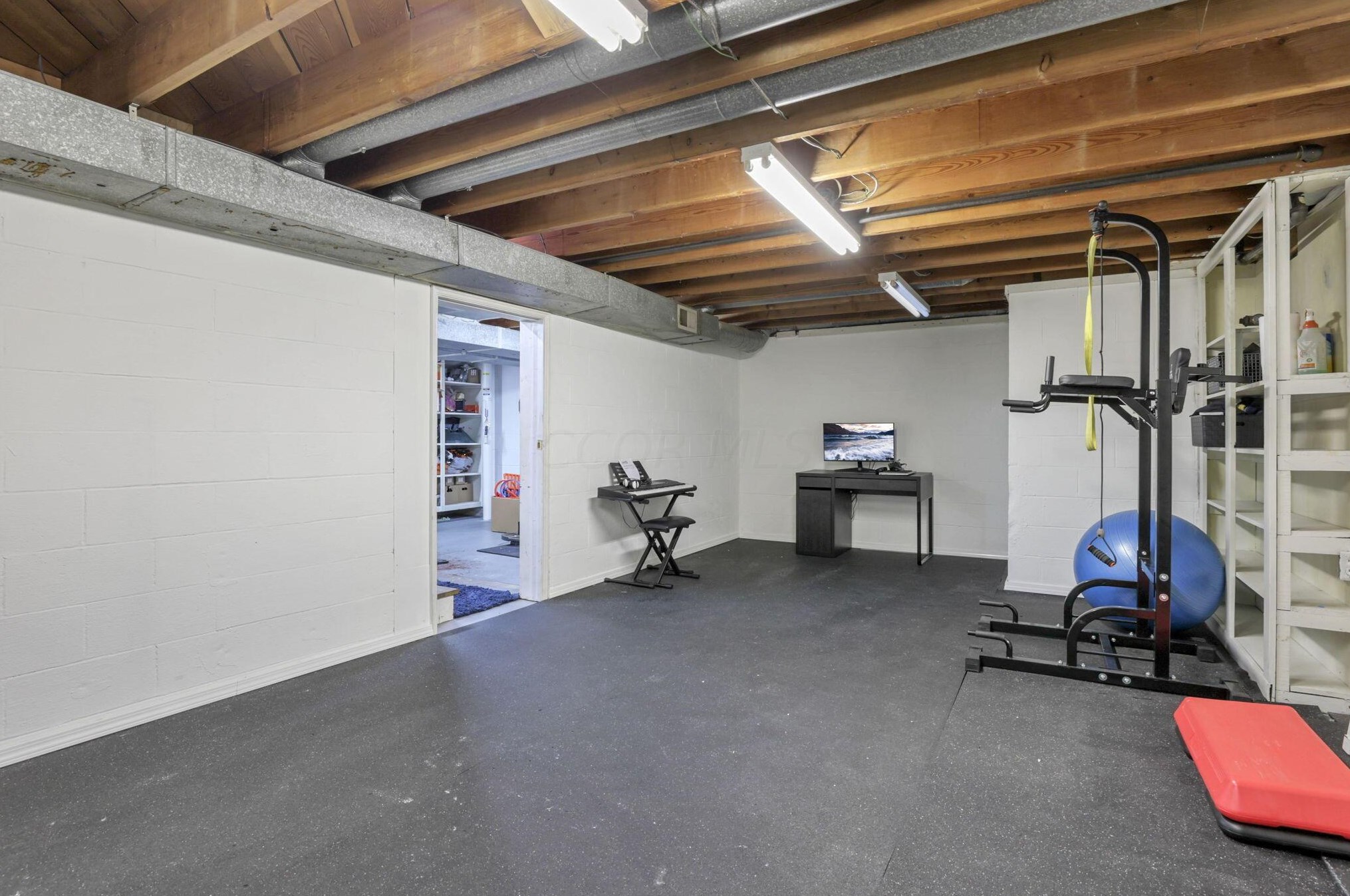 1771 Fishinger Rd, Columbus OH 43221-1351 exterior