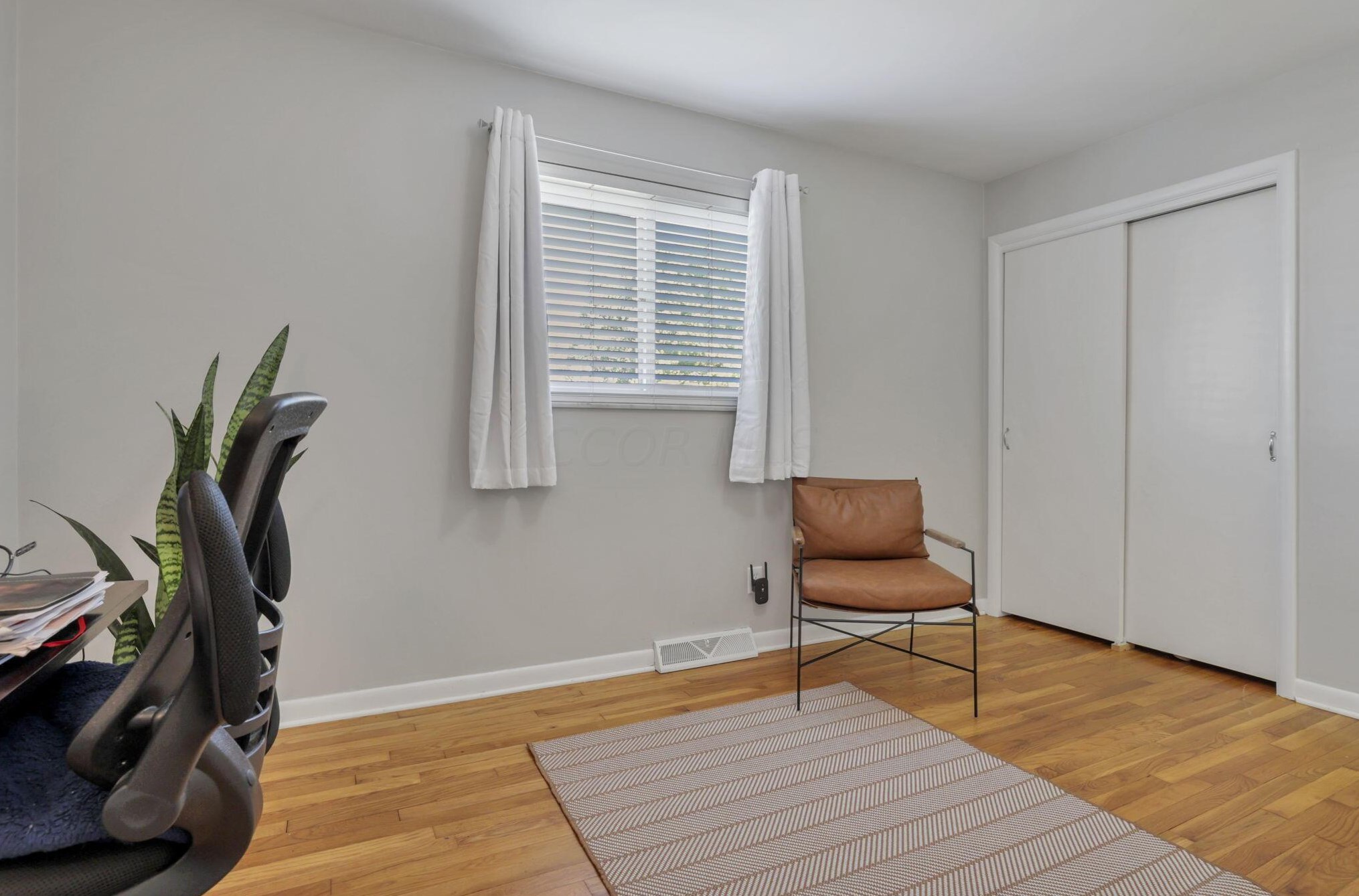 1771 Fishinger Rd, Columbus OH 43221-1351 exterior