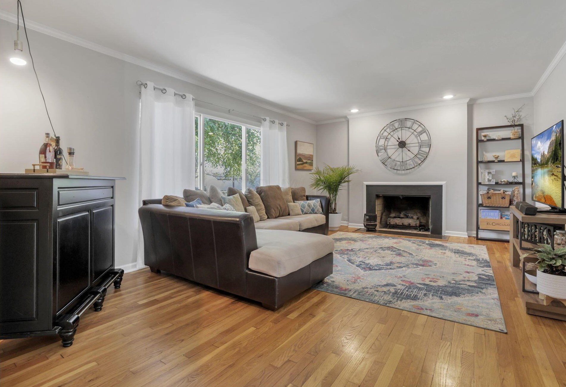 1771 Fishinger Rd, Columbus OH 43221-1351 exterior