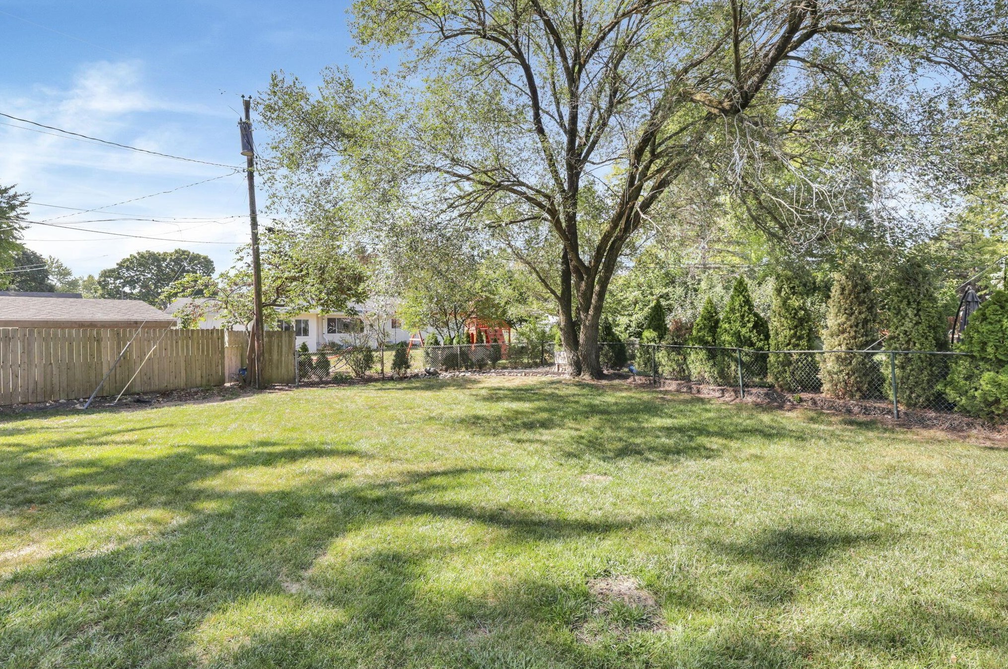 1771 Fishinger Rd, Columbus OH 43221-1351 exterior