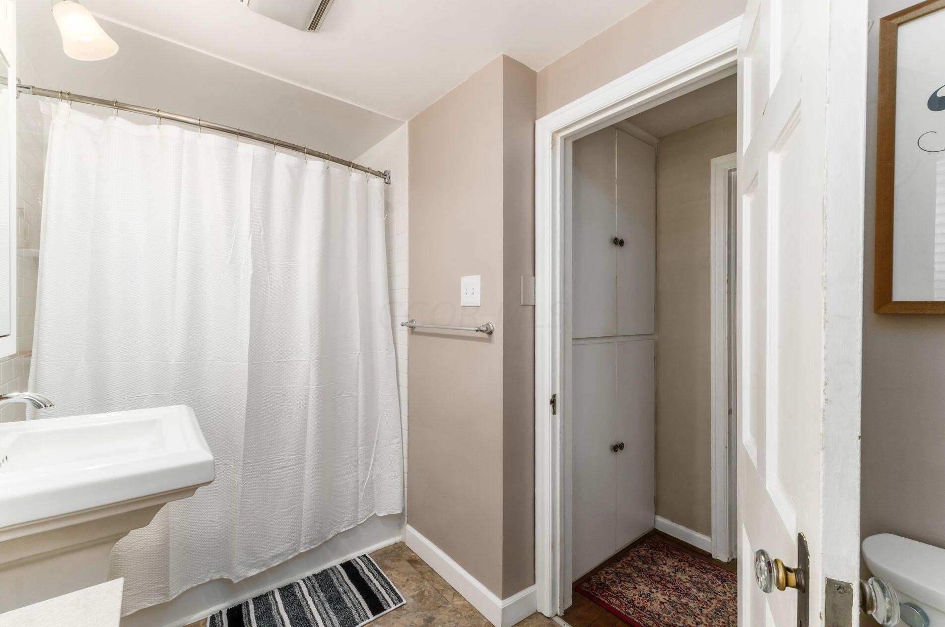 982 Roosevelt Ave, Columbus OH 43209-1559 exterior