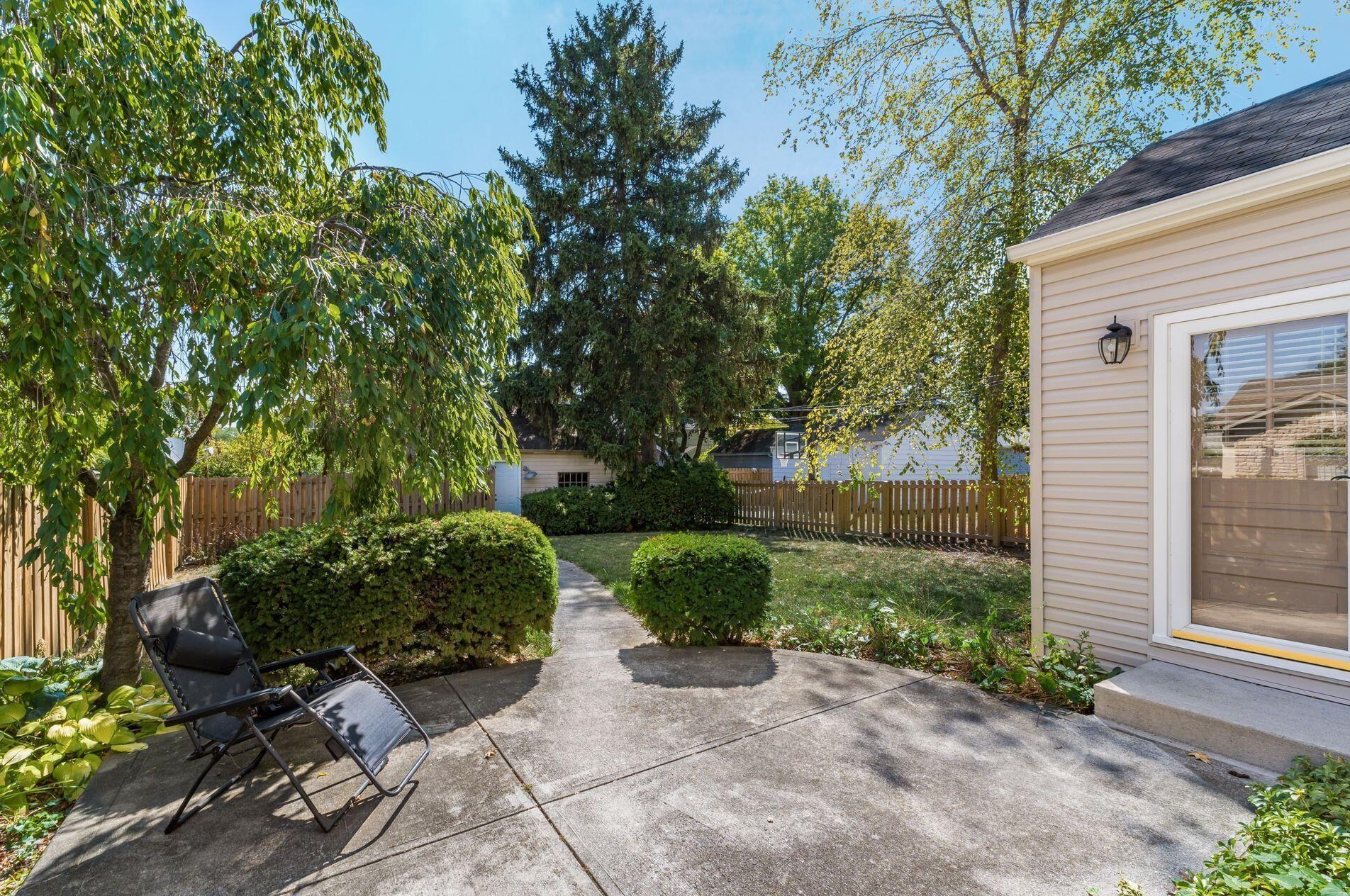 982 Roosevelt Ave, Columbus OH 43209-1559 exterior