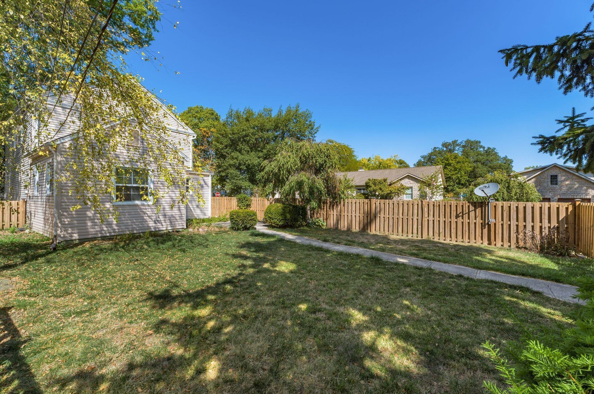 982 Roosevelt Ave, Columbus OH 43209-1559 exterior