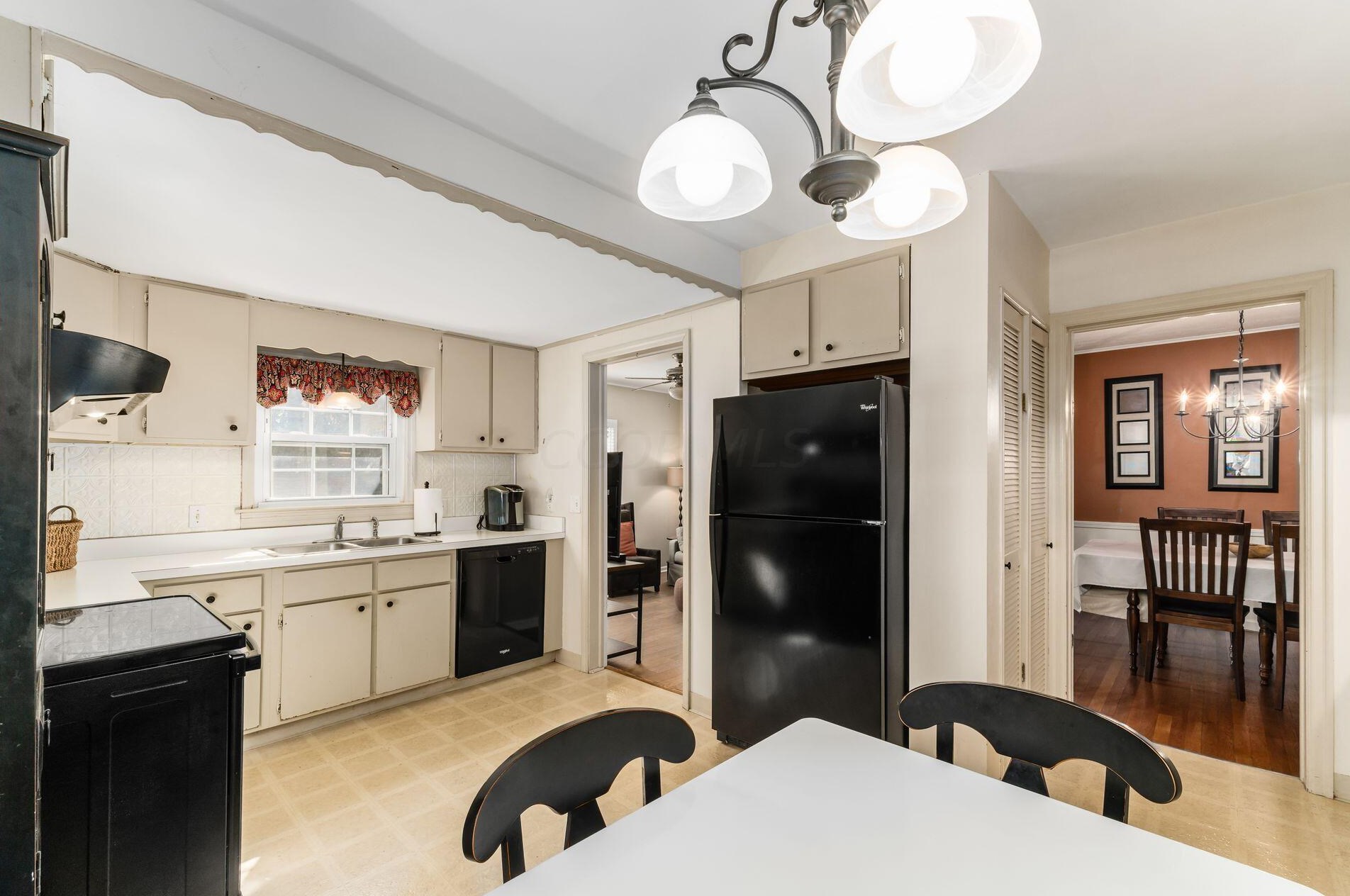 982 Roosevelt Ave, Columbus OH 43209-1559 exterior