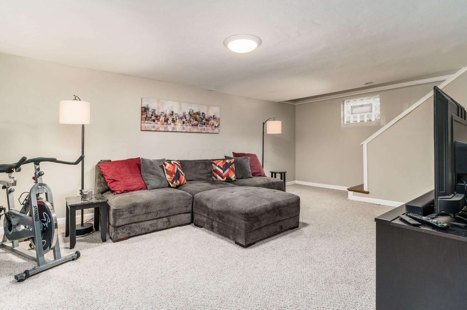 982 Roosevelt Ave, Columbus OH 43209-1559 exterior