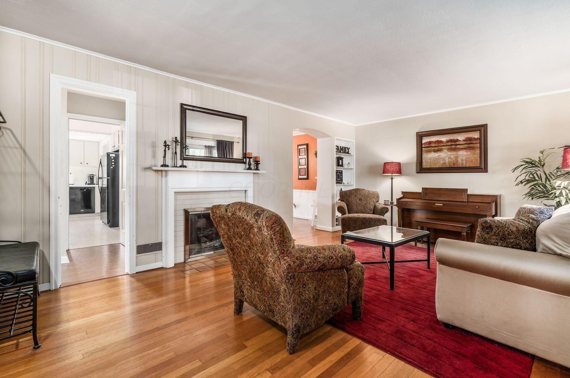 982 Roosevelt Ave, Columbus OH 43209-1559 exterior