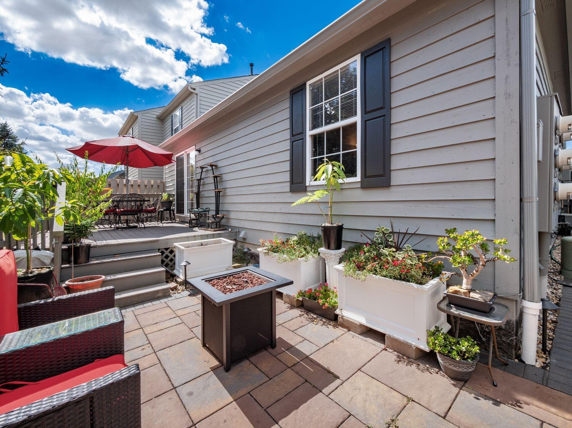 4098 Meadowleigh Way, Columbus OH  43230-9839 exterior