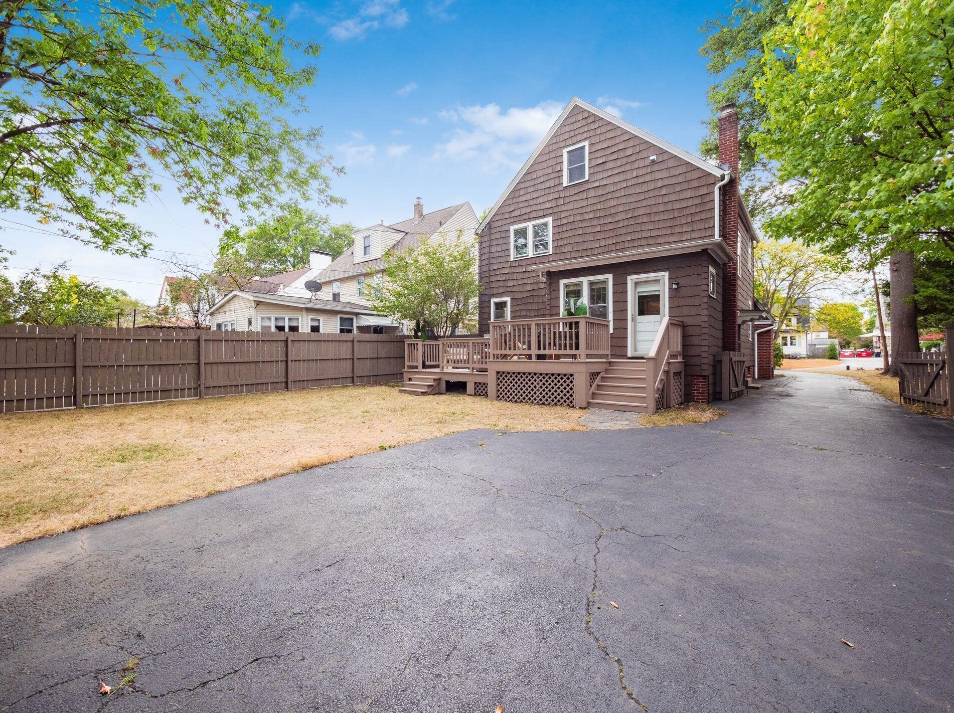 46 Remington Rd, Columbus OH 43209-2458 exterior