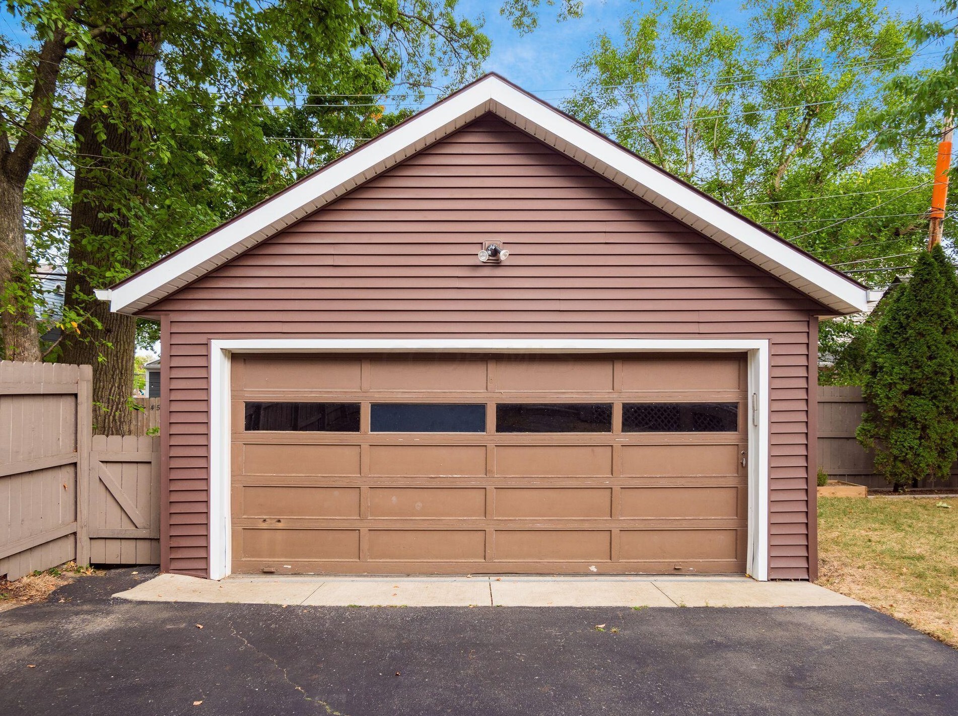 46 Remington Rd, Columbus OH 43209-2458 exterior