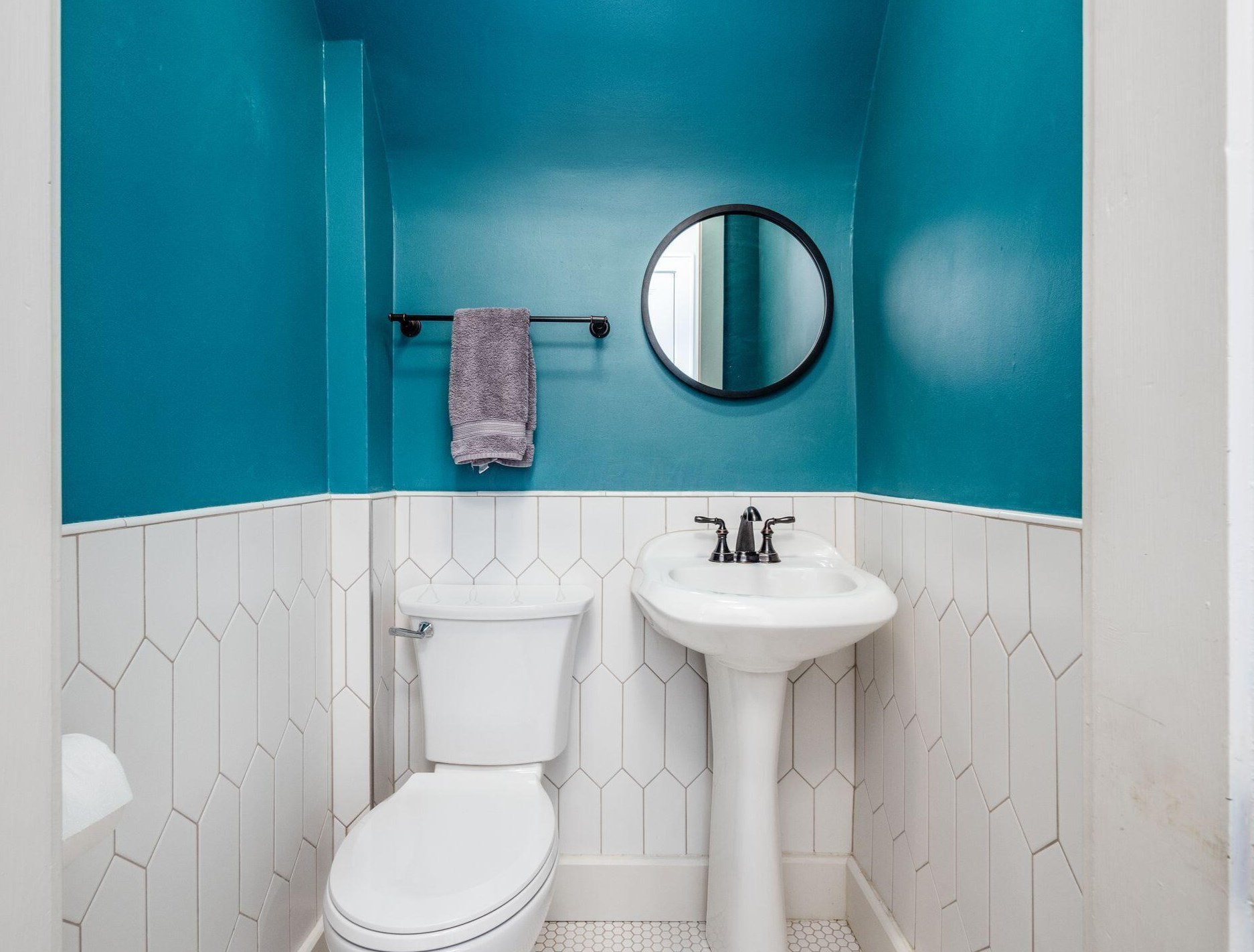 46 Remington Rd, Columbus OH 43209-2458 exterior