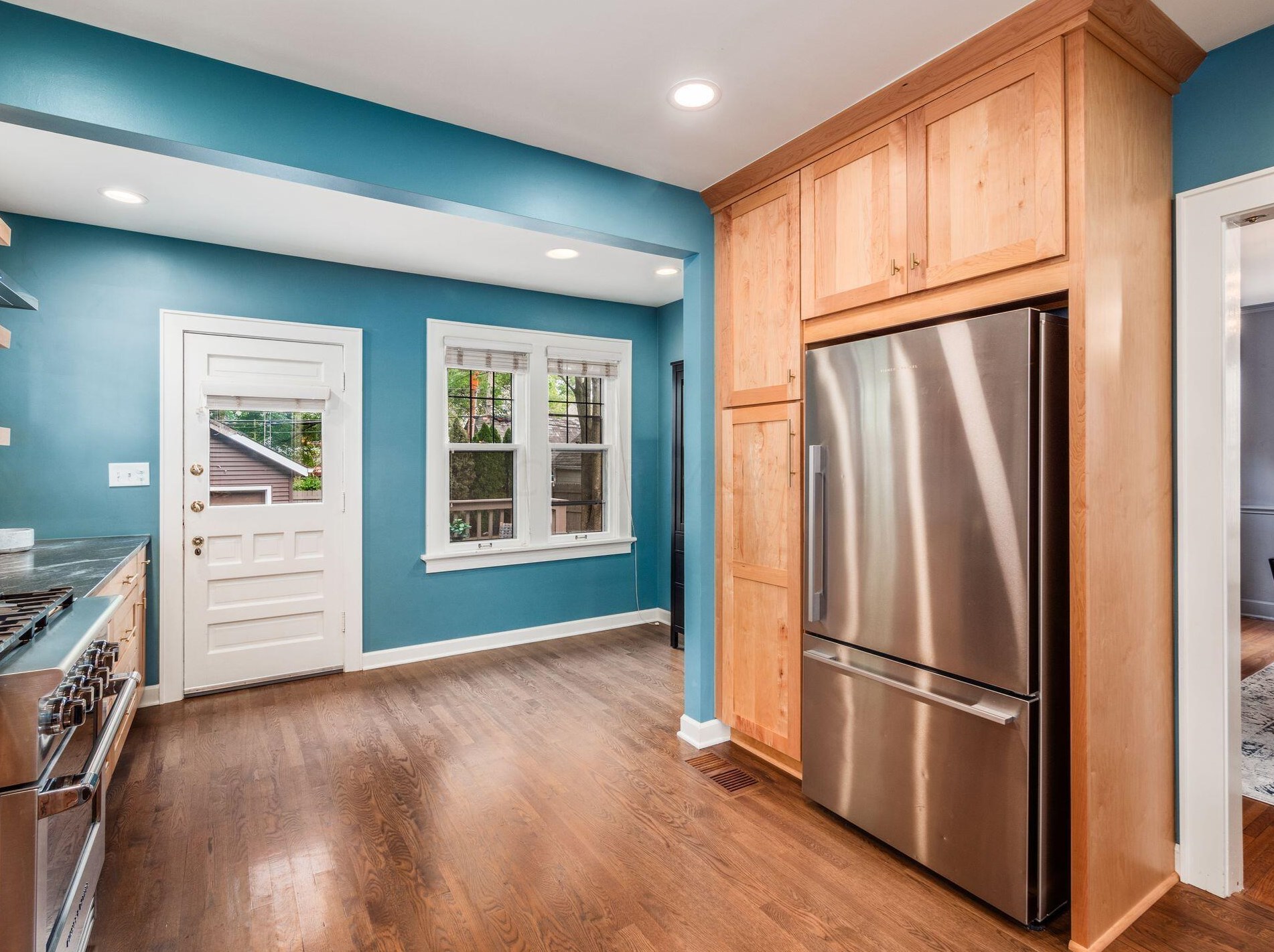 46 Remington Rd, Columbus OH 43209-2458 exterior