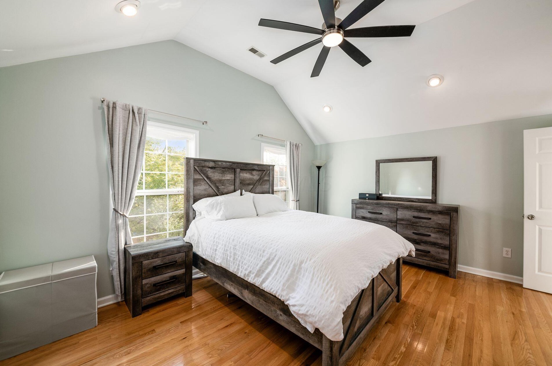 456 1st Ave, Columbus OH 43201-3356 exterior