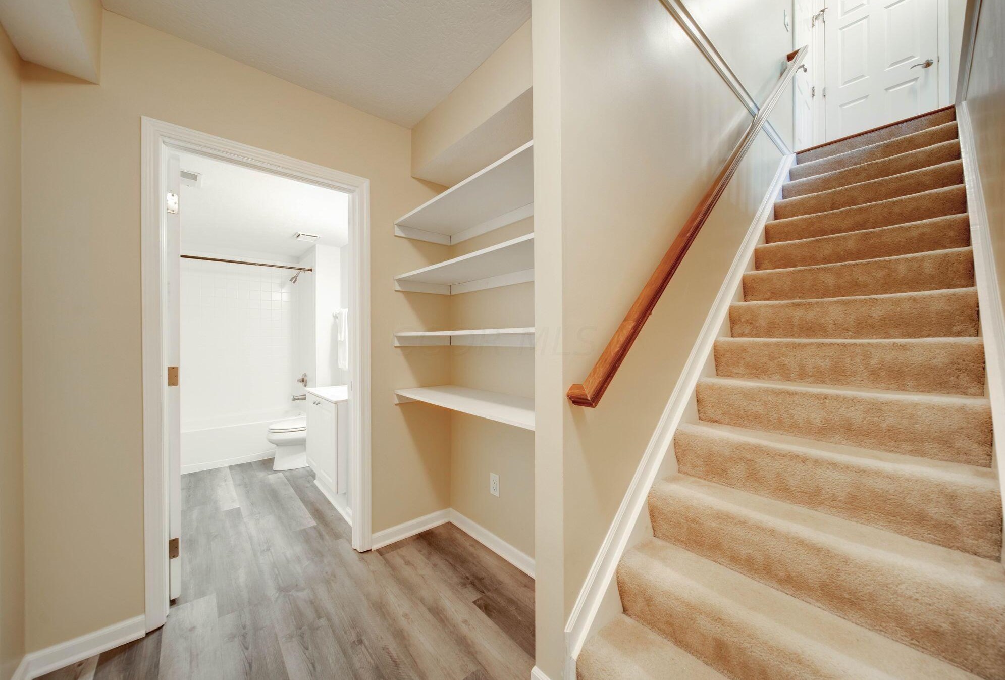 1187 Sanctuary Pl, Columbus OH 43230-8491 exterior