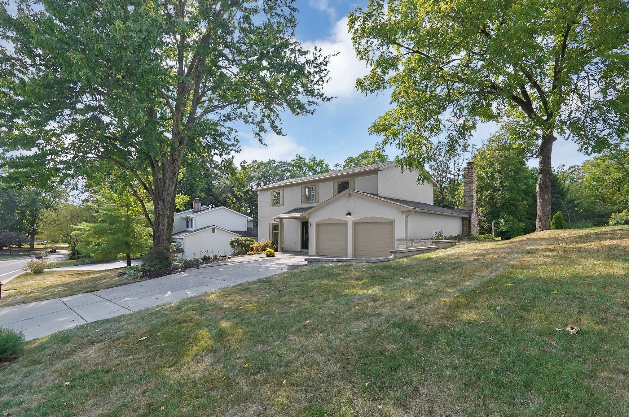 1340 Clubview Blvd, Columbus OH  43235-1273 exterior