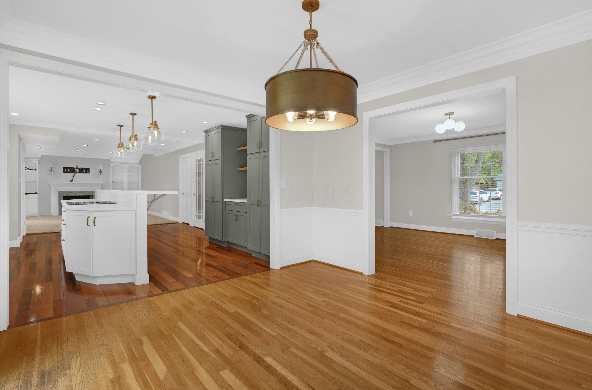 1340 Clubview Blvd, Columbus OH  43235-1273 exterior