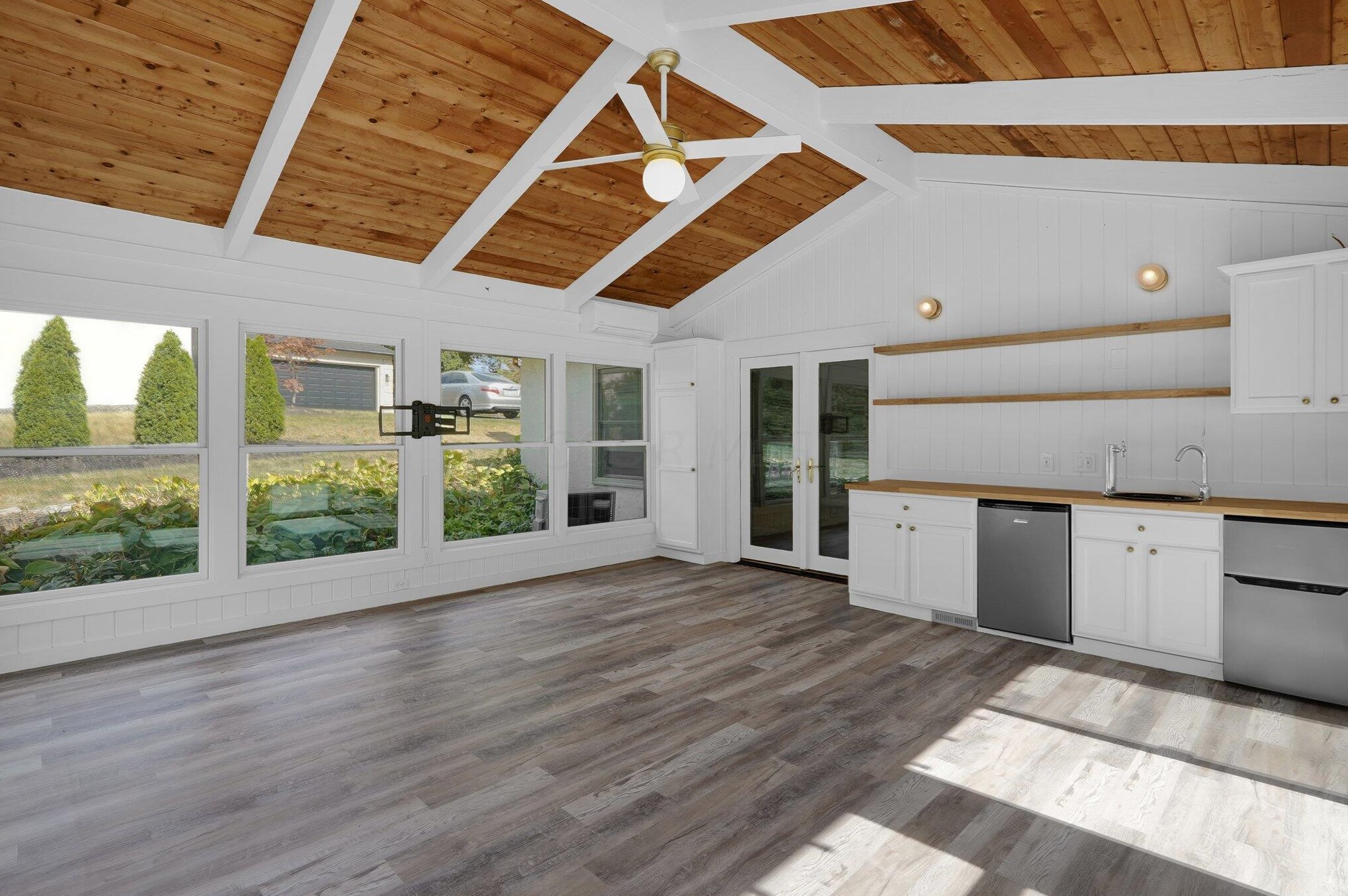 1340 Clubview Blvd, Columbus OH  43235-1273 exterior