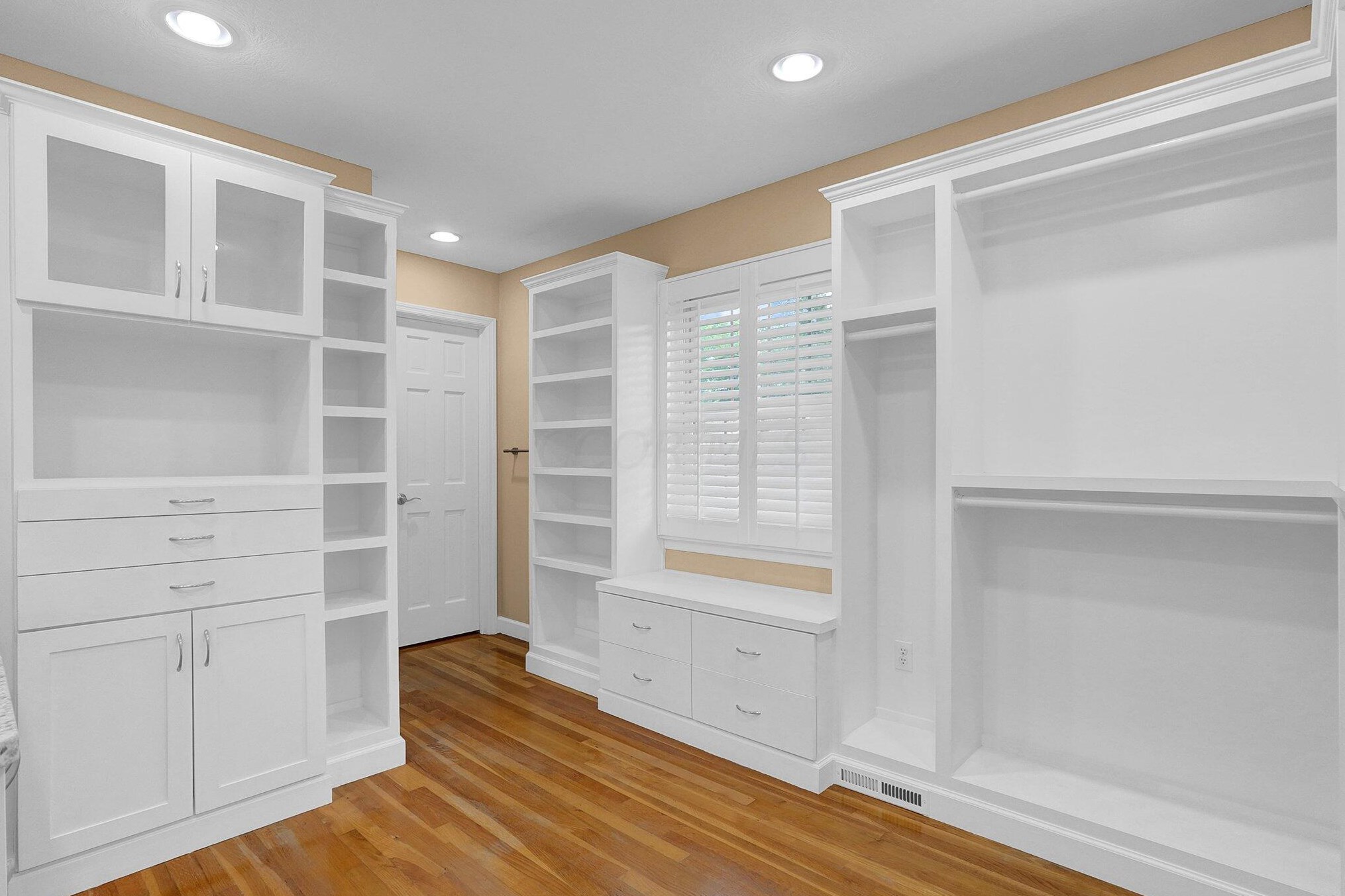 1340 Clubview Blvd, Columbus OH  43235-1273 exterior