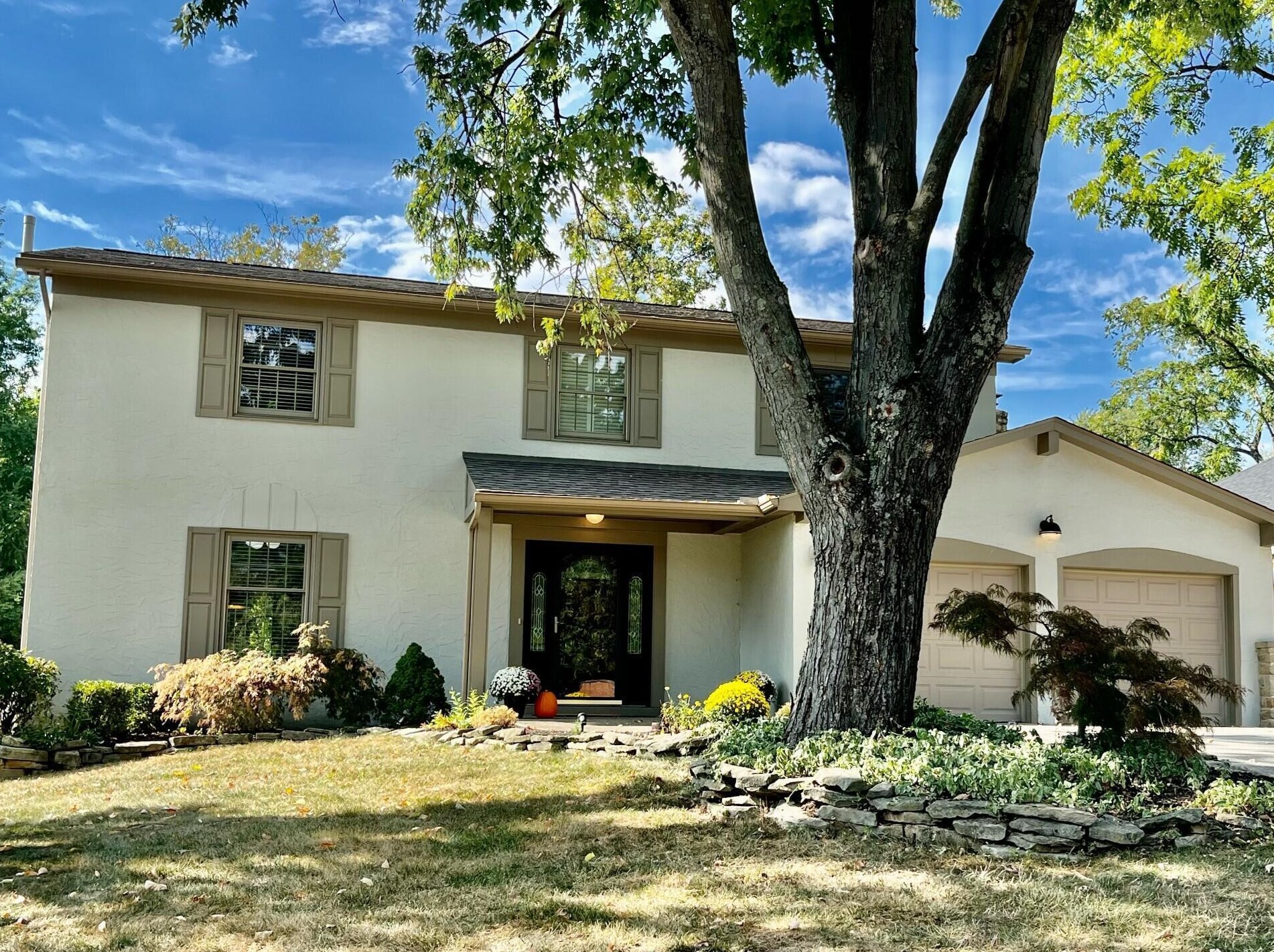 1340 Clubview Blvd, Columbus OH  43235-1273 exterior