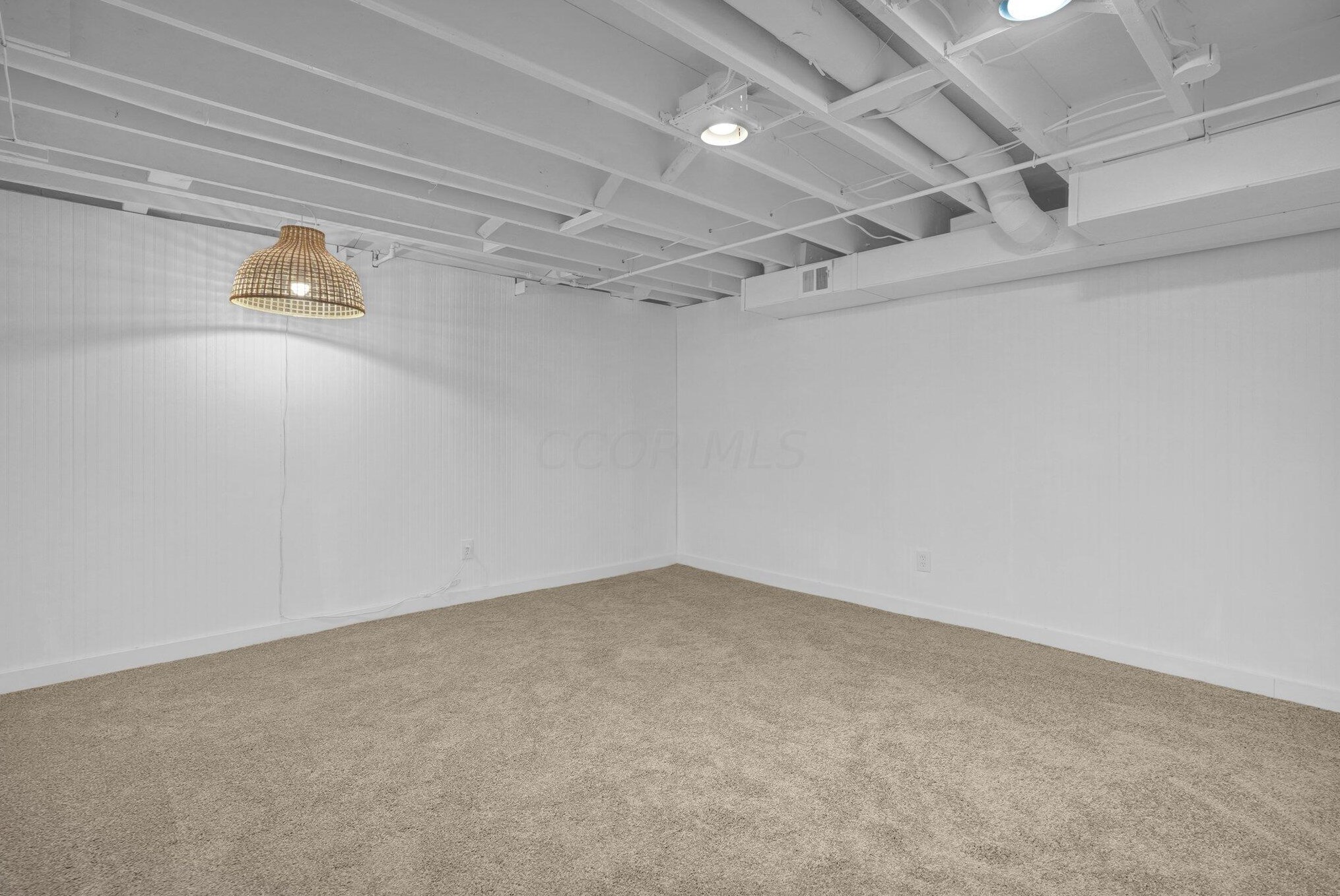 1340 Clubview Blvd, Columbus OH  43235-1273 exterior