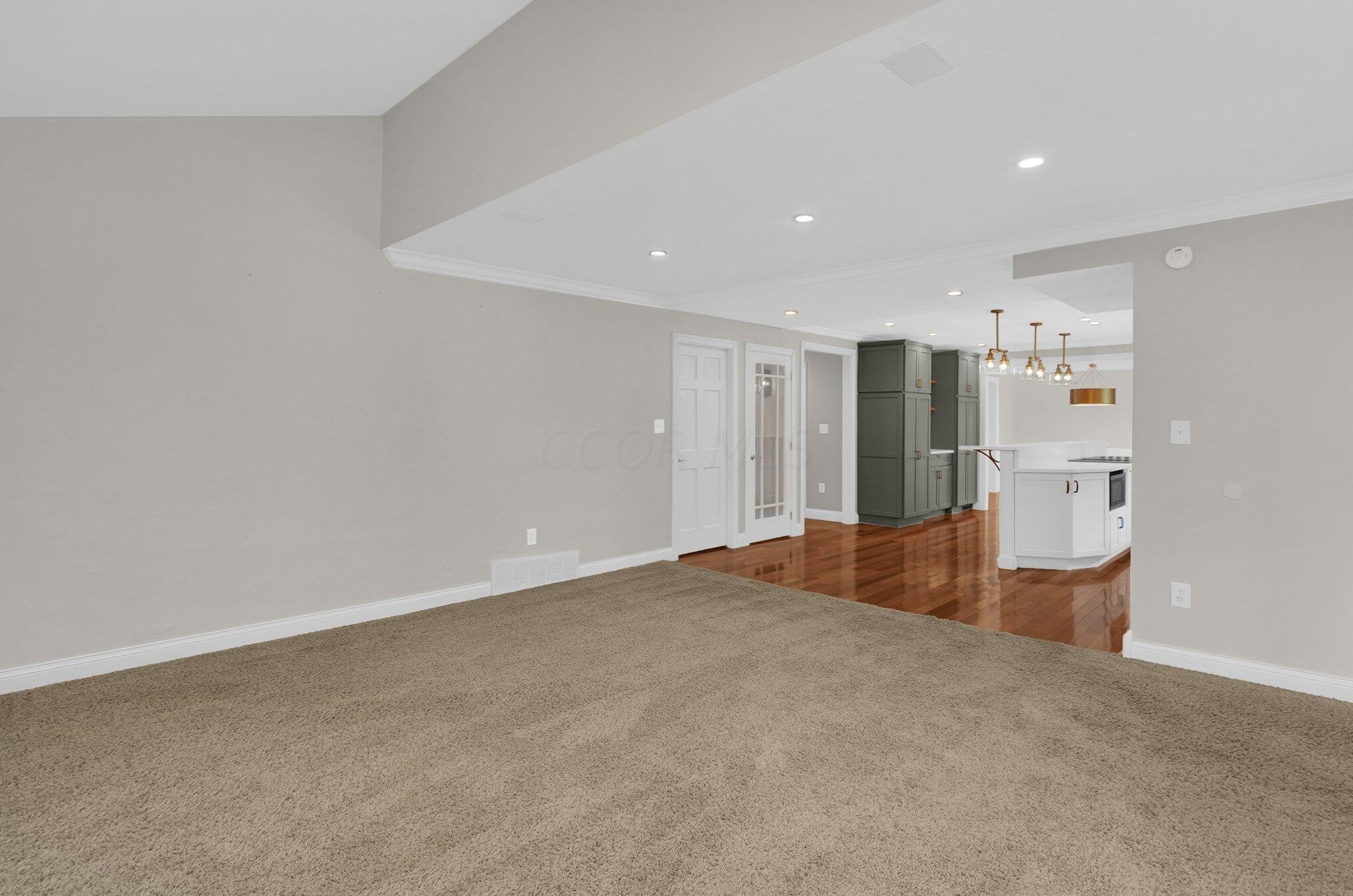 1340 Clubview Blvd, Columbus OH  43235-1273 exterior