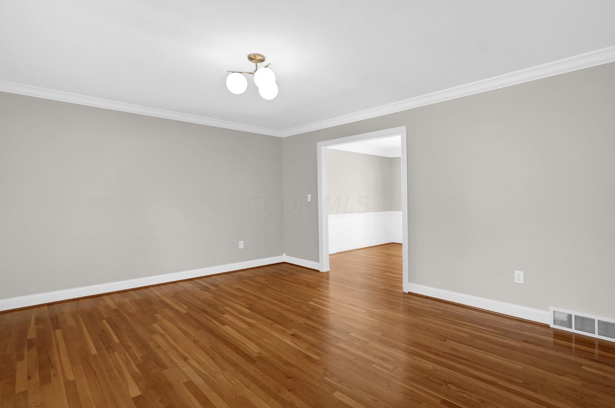 1340 Clubview Blvd, Columbus OH  43235-1273 exterior